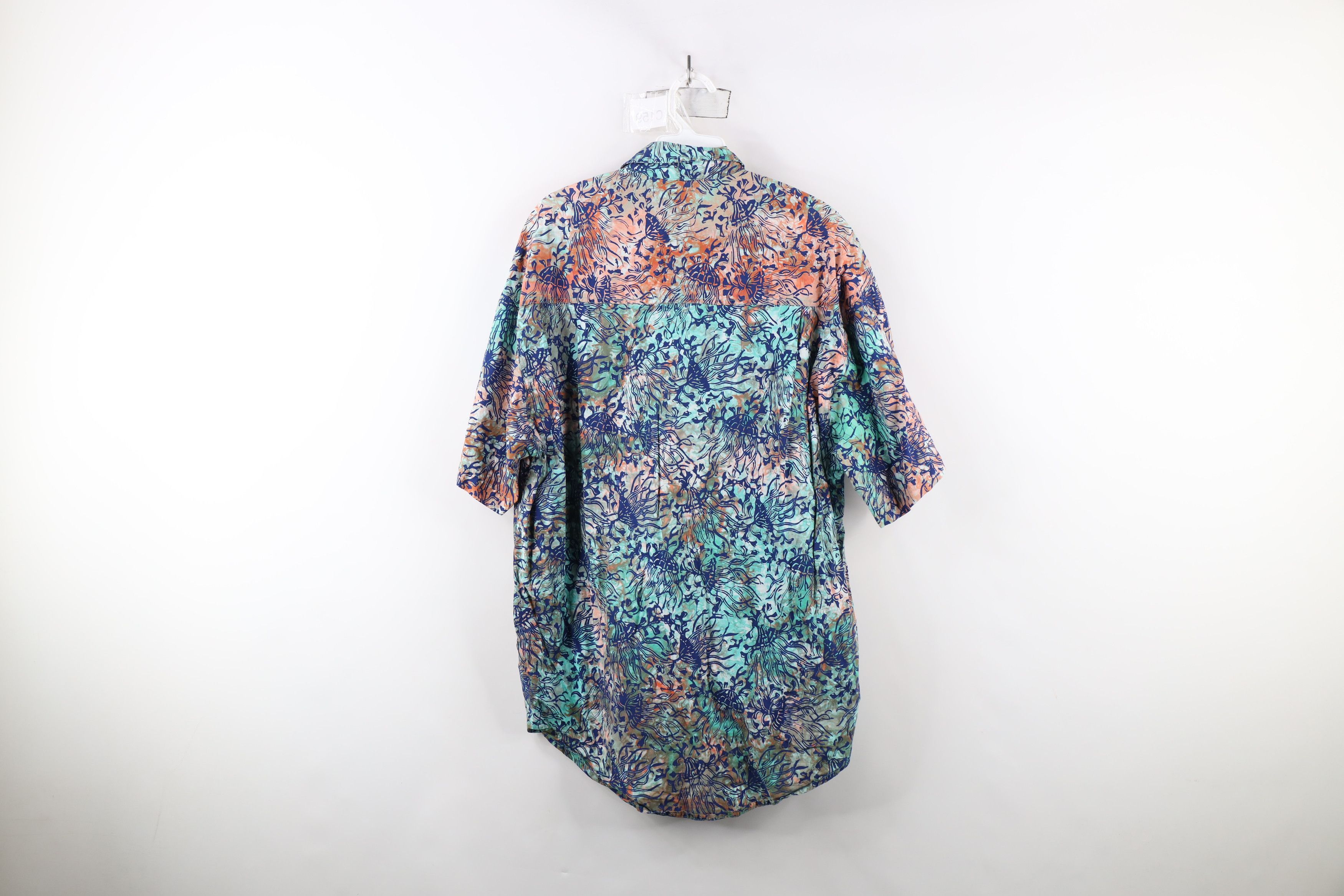 Vintage Vintage 90s Streetwear Abstract Fish Baggy Surf Button Shirt Size US M / EU 48-50 / 2 - 9 Thumbnail