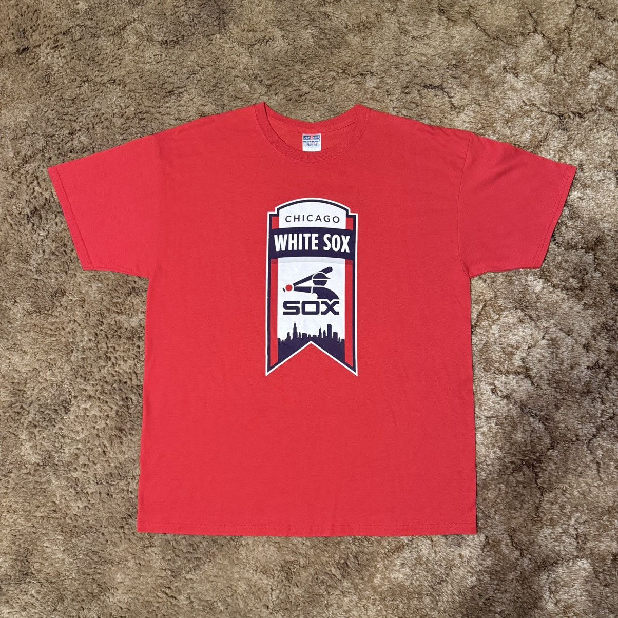 MLB Vintage MLB Chicago White Sox Skyline T-Shirt Red XLarge Size US XL / EU 56 / 4 - 1 Thumbnail