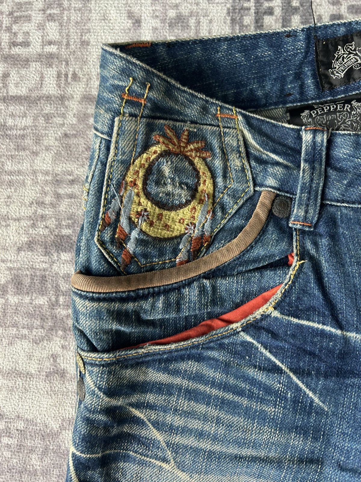 Ed Hardy Y2K Red Pepper Flared Jeans Size 28" / US 6 / IT 42 - 11 Thumbnail