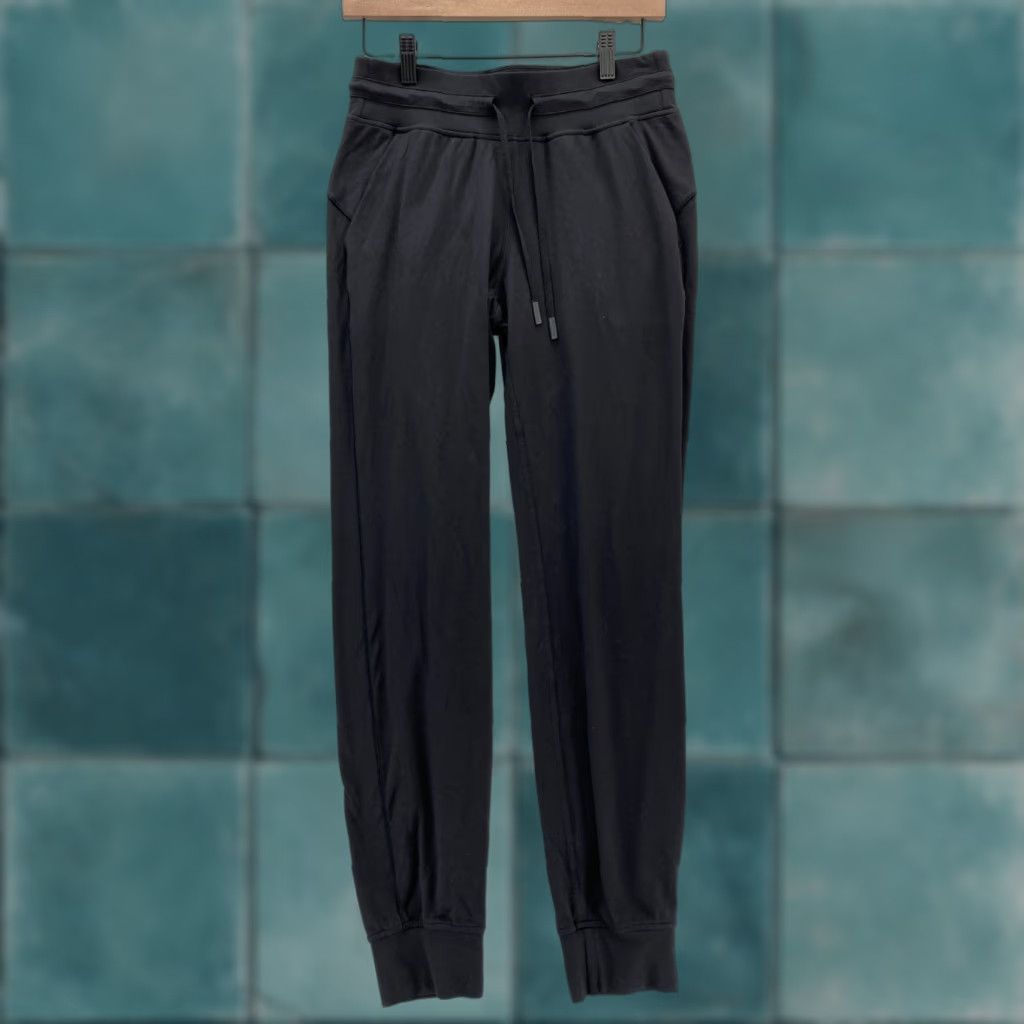 Lululemon Lululemon Jogger Pants Women's 6 Black Stretch Drawstring Slim Taper Gym Yoga Size 28" / US 6 / IT 42 - 1 Thumbnail