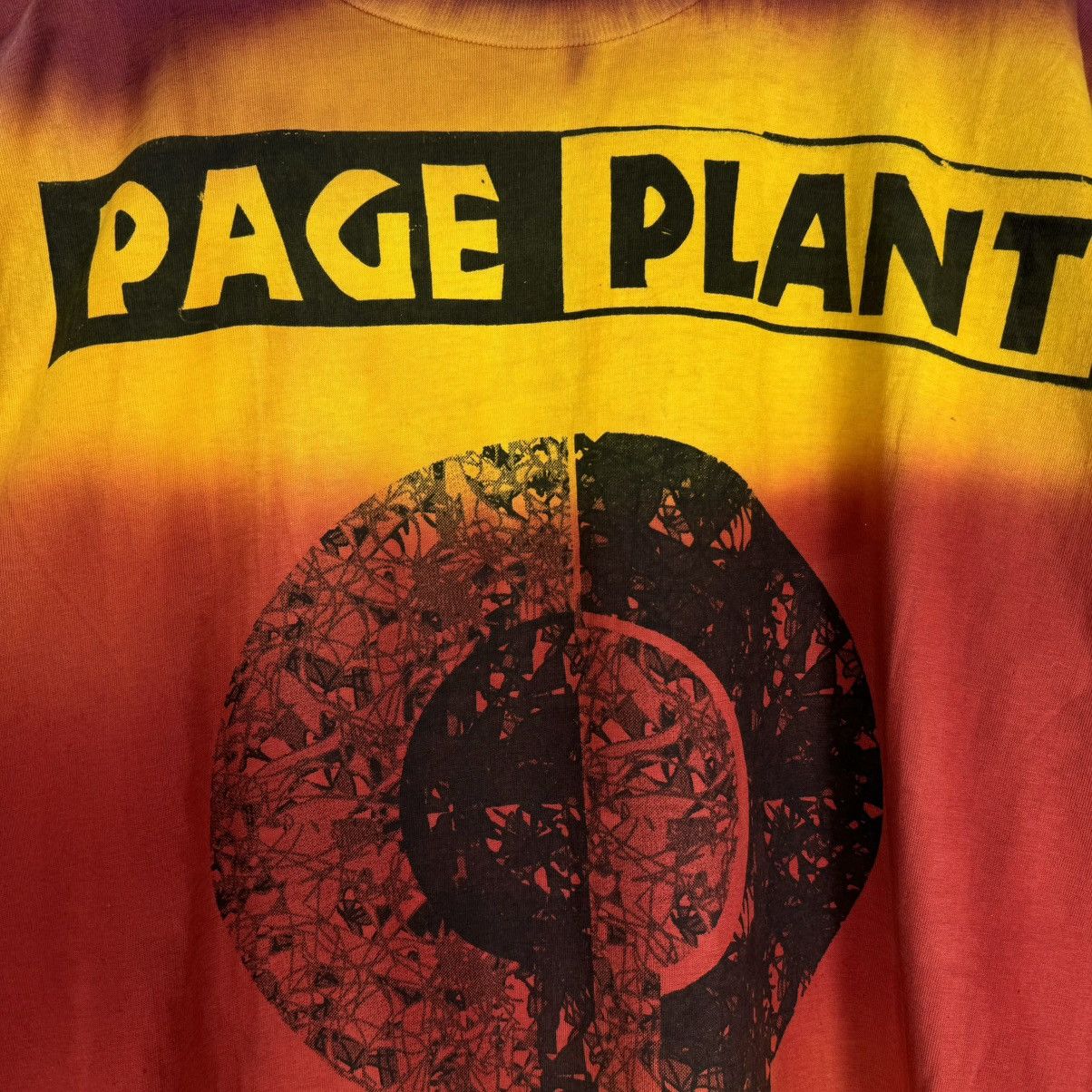 Band Tees Vintage 1995 Jimmy Page Robert Plant Tie Dye Tour T Shirt Size US XL / EU 56 / 4 - 4 Thumbnail