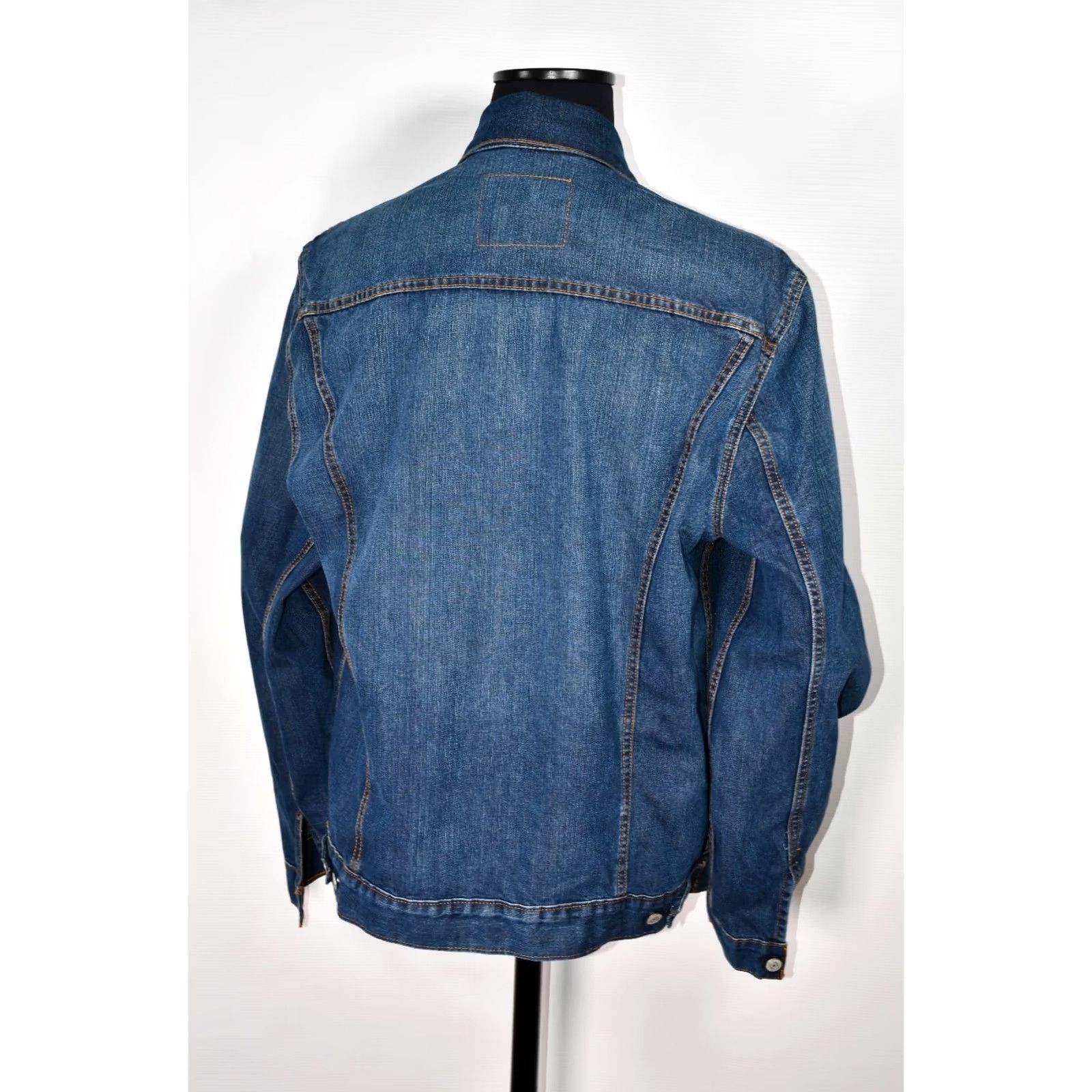 Levi's Levi’s Trucker Jacket Denim Blue XL Men’s Regular Size 100% Cotton Casual Jacket | 64cm Chest 73cm Length 70cm Sleeve Standard Size US 36 / EU 52 - 2 Thumbnail