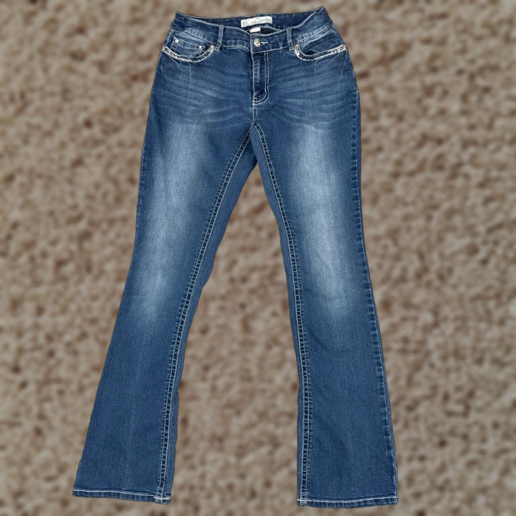 Vintage Cato Jeans Women 6 Blue Denim Bootcut 26x30 Regular Mid Rise 5-Pocket Distressed Stretch Jeans Size 28" / US 6 / IT 42 - 1 Thumbnail