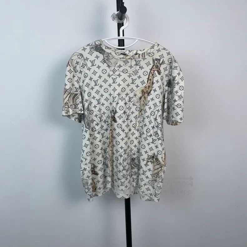 Louis Vuitton Louis Vuitton Full Zoo Crew Neck T-Shirt Size US L / EU 52-54 / 3 - 1 Thumbnail