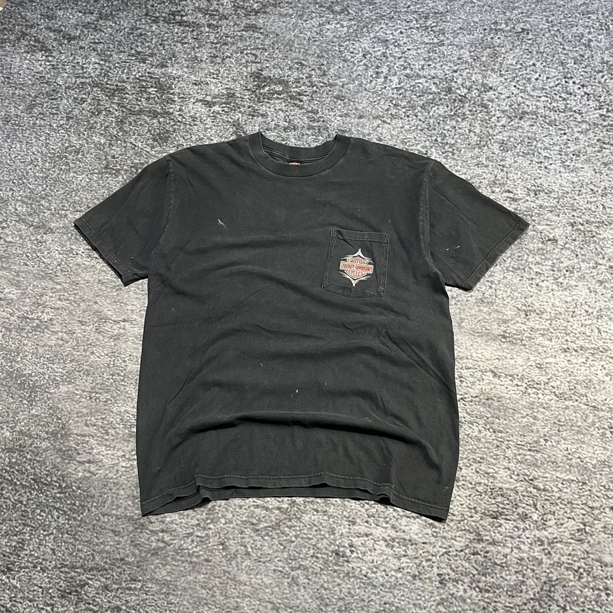 Harley Davidson VINTAGE BLACK FADED HARLEY DAVIDSON DISTRESSED POCKET TEE Size US XL / EU 56 / 4 - 1 Thumbnail