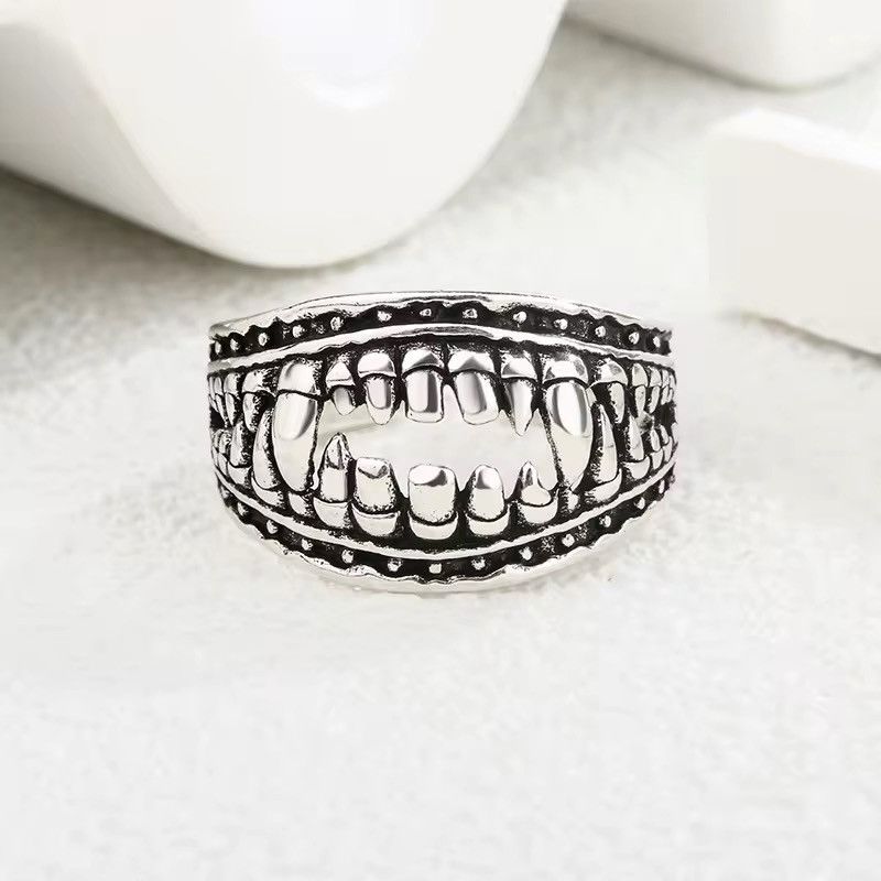 Jewelry × Vintage Resizeable Devil's Tooth Ring Size ONE SIZE - 2 Thumbnail