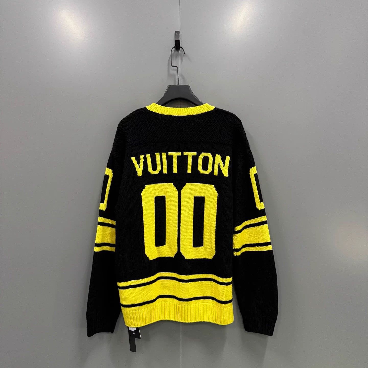 Louis Vuitton LV color blocked logo print M sweater Size US M / EU 48-50 / 2 - 5 Thumbnail