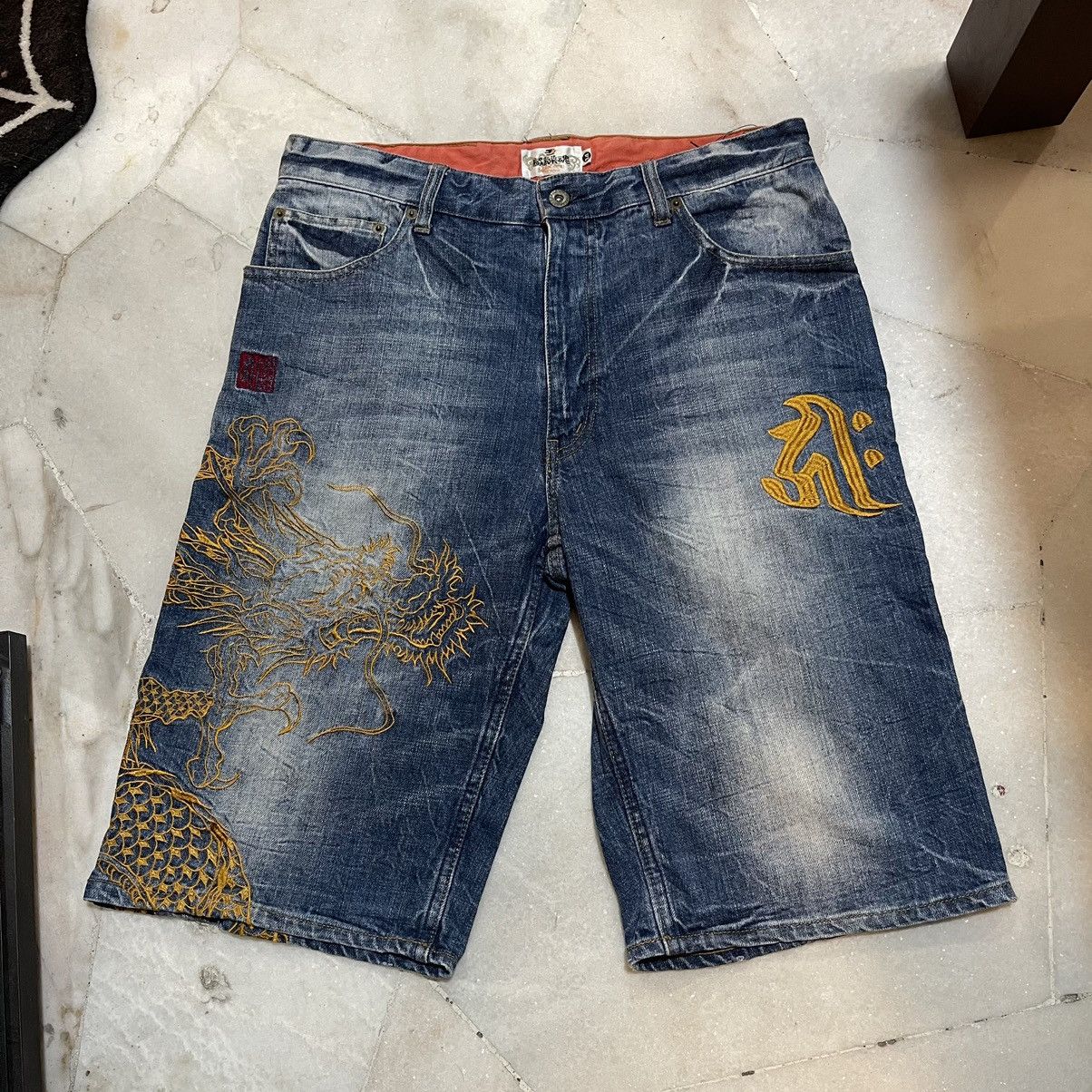 Japanese Brand × Kamakura KARAKURI TAMASHI Sukajan Embroidery Dragon Pants Jorts Size US 34 / EU 50 - 2 Thumbnail
