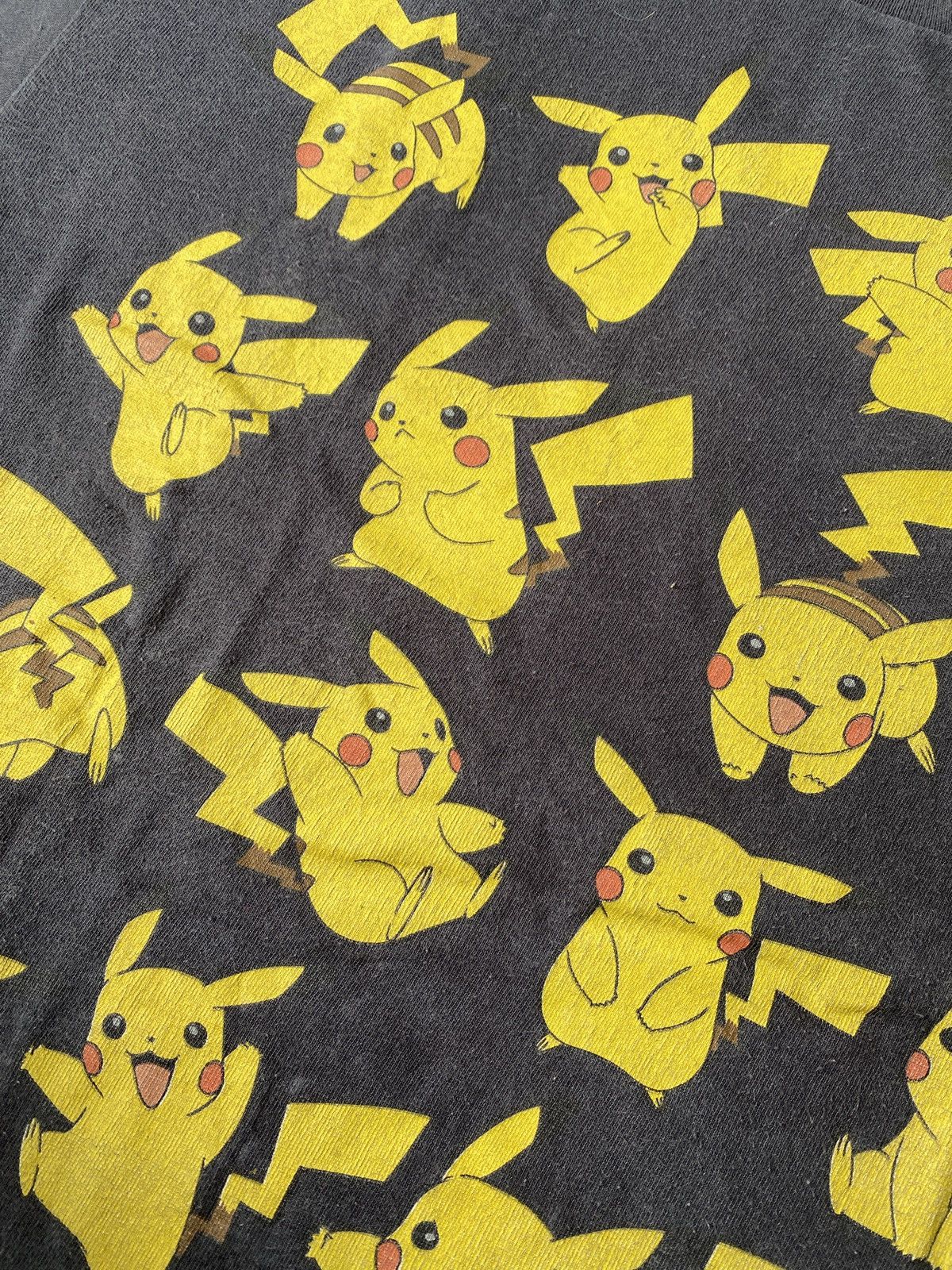 Pokemon Vintage 00’s Pikachu ProDelta Weight adult Tshirt Size US L / EU 52-54 / 3 - 5 Thumbnail