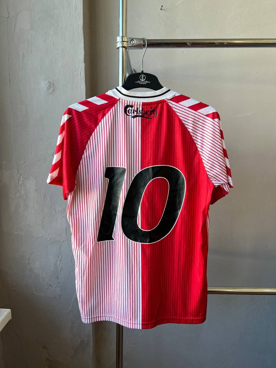 Hummel 1986/87 DENMARK TEAM #10 REMAKE HOME SOCCER JERSEY SHIRT SZL Size US L / EU 52-54 / 3 - 3 Thumbnail