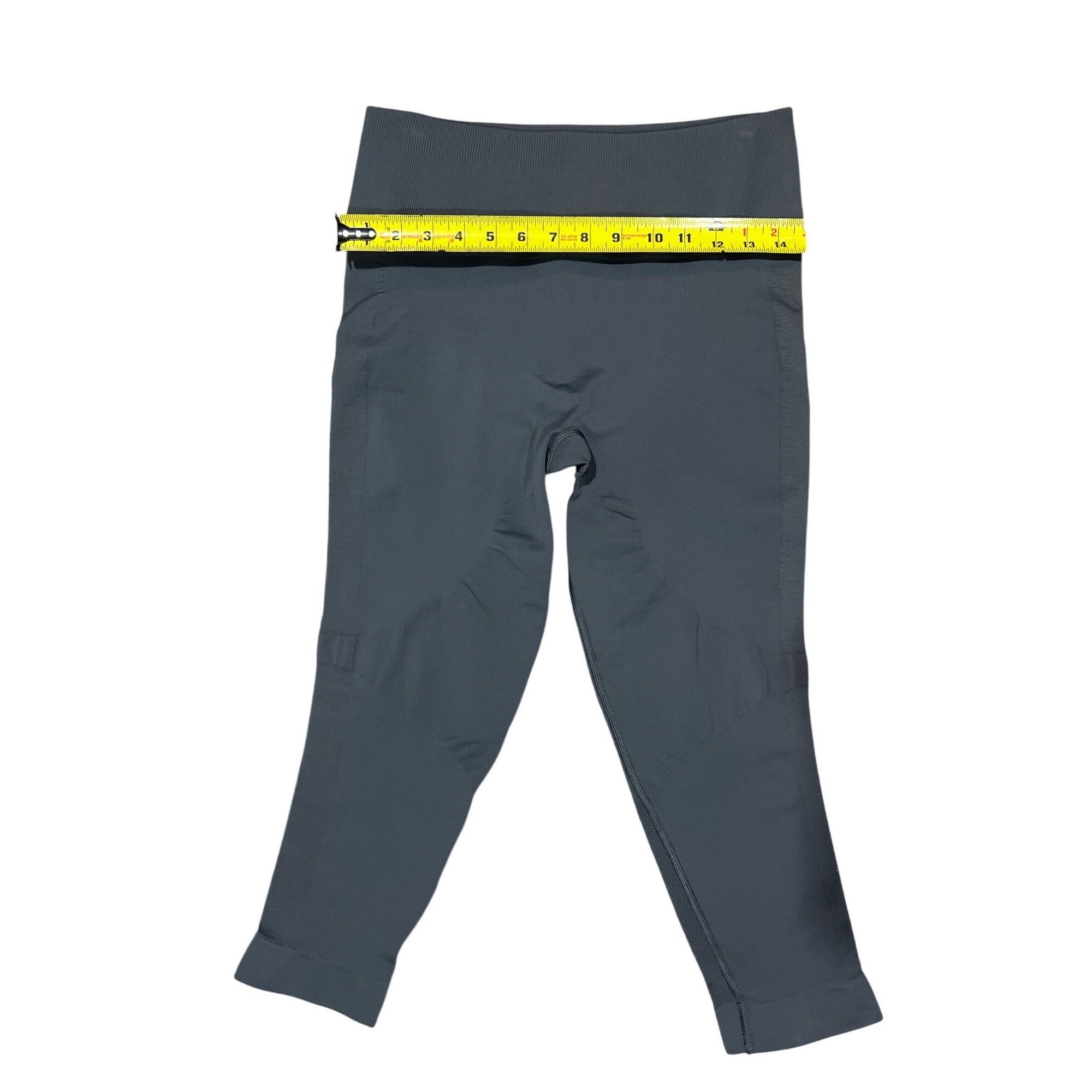 Lululemon 𝓛𝓾𝓵𝓾𝓵𝓮𝓶𝓸𝓷 High-Waisted Capri-Length Leggings Size 28" / US 6 / IT 42 - 4 Thumbnail