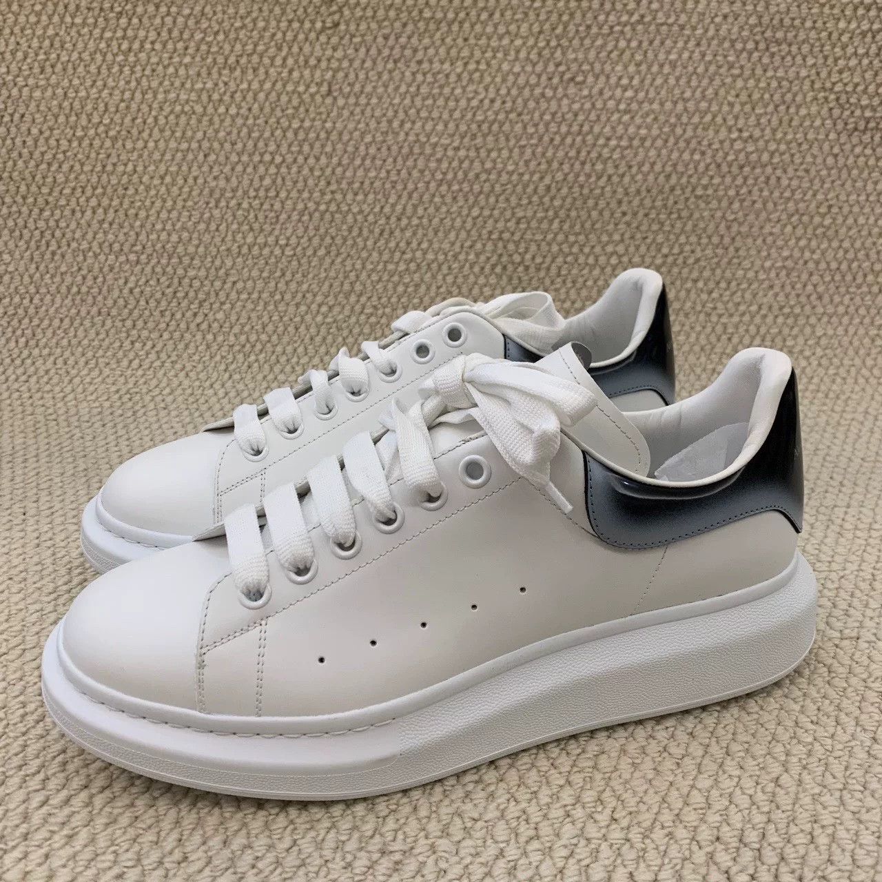 Alexander McQueen alexander mcqueen oversized white low-top sneakers Size US 10 / EU 43 - 1 Thumbnail