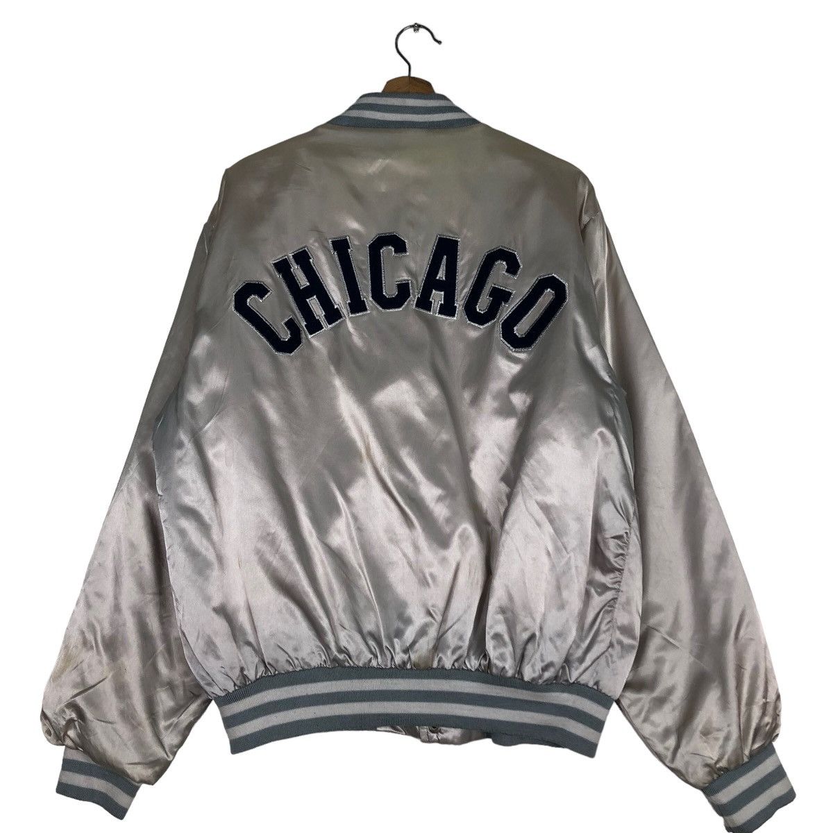 Japanese Brand 🔥Vtg Satin Bomber Jacket Chicago Big Logo Spell Out Size US L / EU 52-54 / 3 - 8 Thumbnail