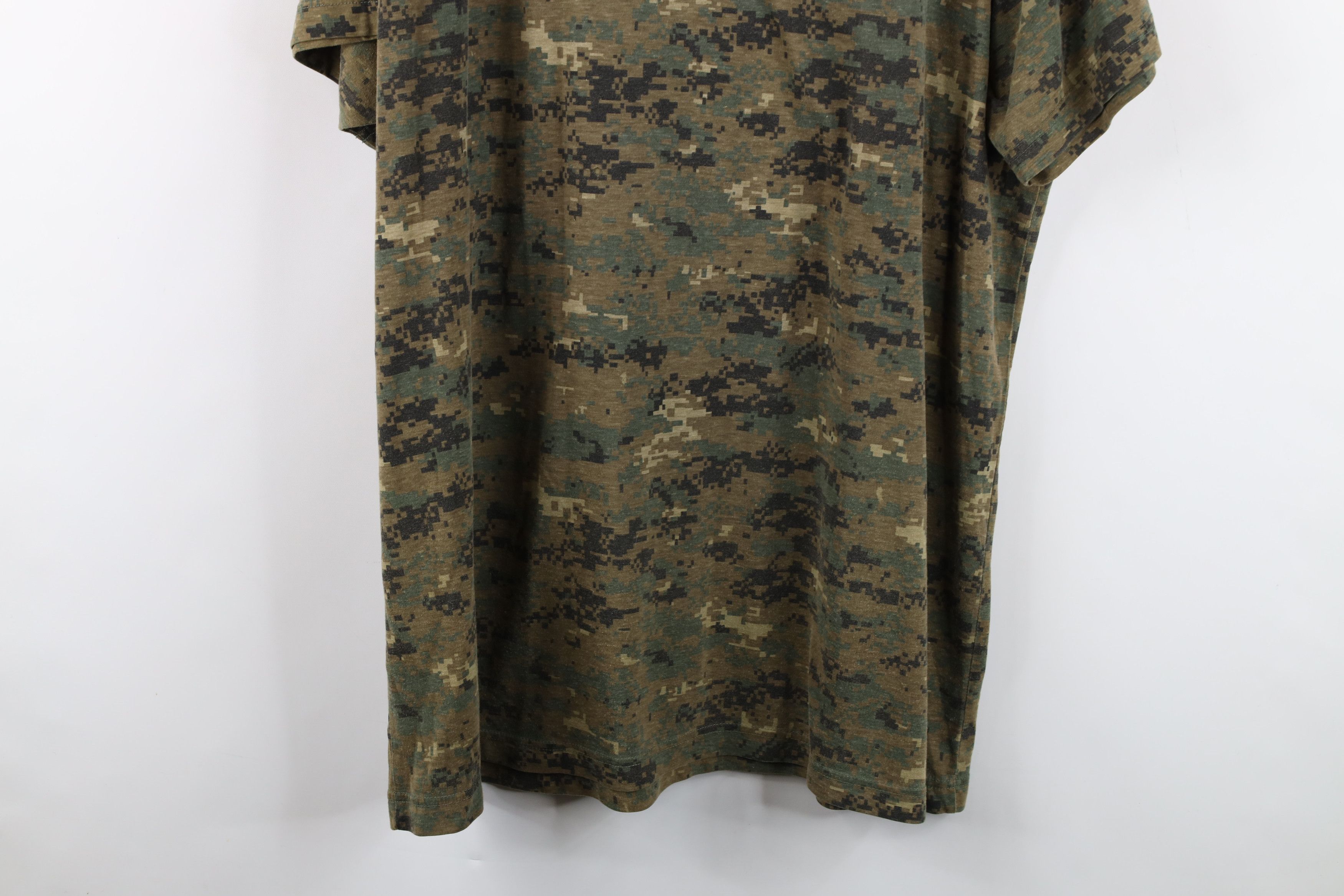 Vintage Vintage 90s Streetwear Digi Camouflage Short Sleeve T-Shirt Size US XXL / EU 58 / 5 - 12 Thumbnail