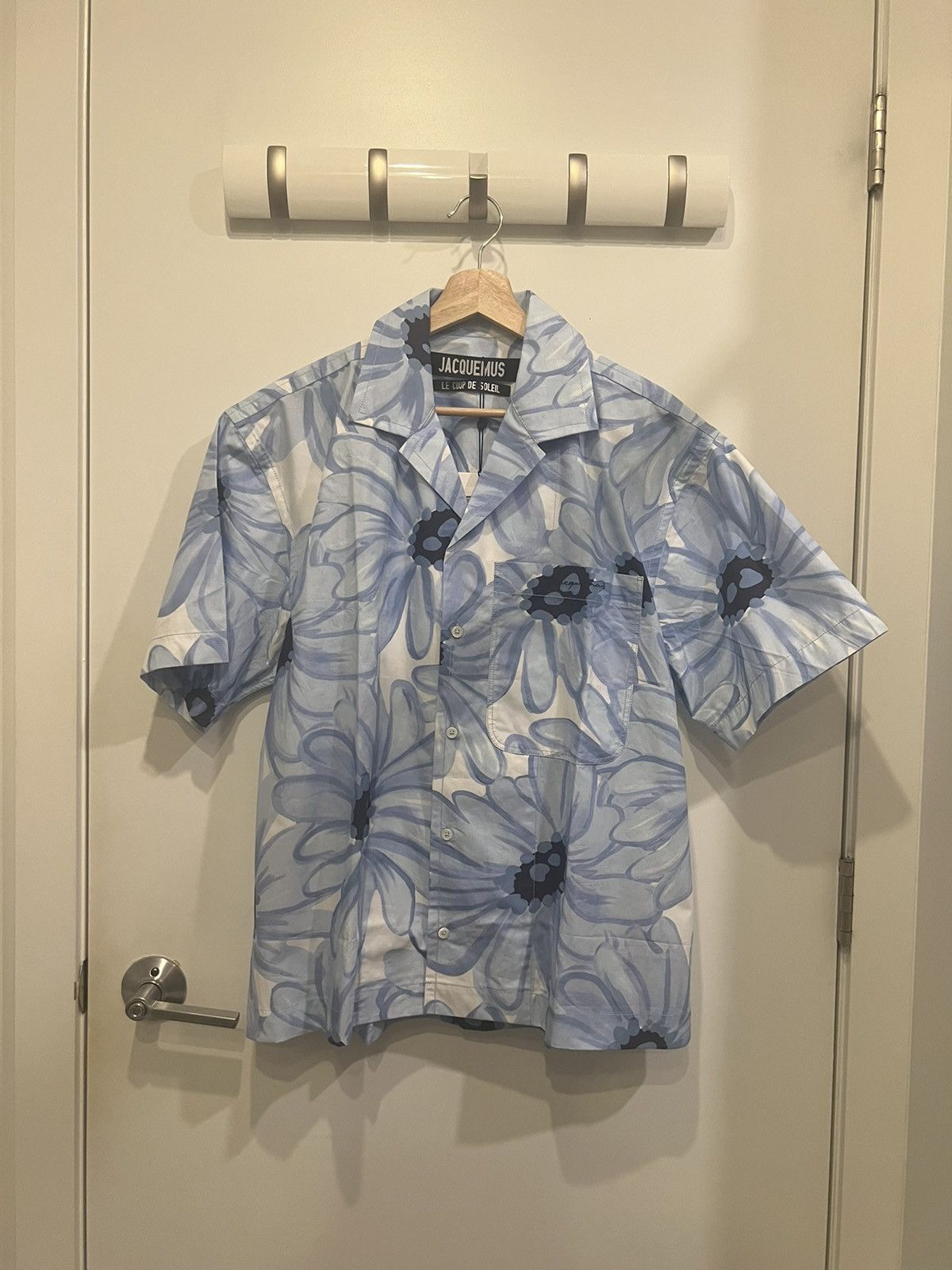 image of Jacquemus Daisy Flower Botton-Up Short-Sleeve Shirt in White, Men's (Size Medium)