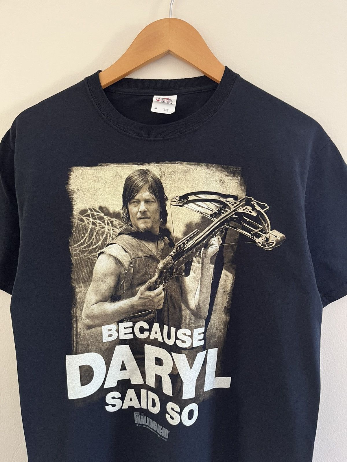 Vintage © 2014 AMC The Walking Dead “Daryl Dixon” Promo T-Shirt Size US M / EU 48-50 / 2 - 2 Thumbnail