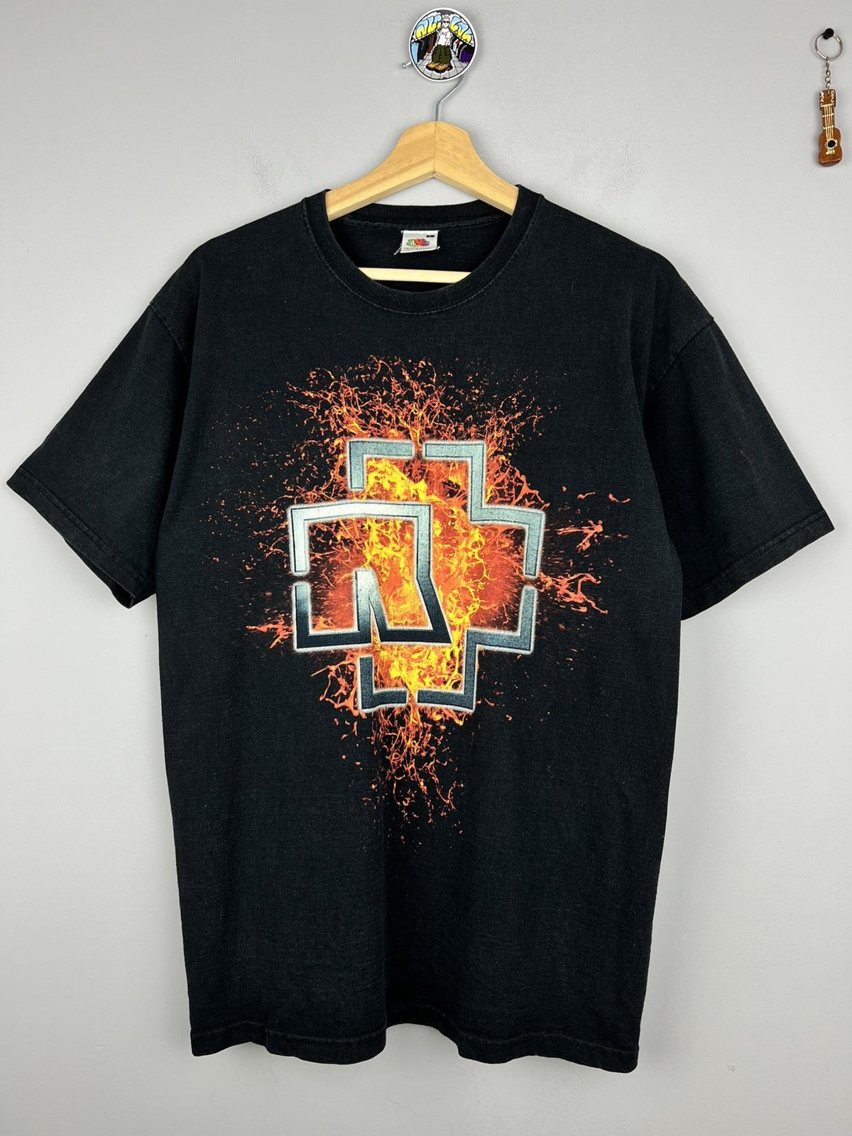 Band Tees × Vintage Rammstein Hier Kommt Die Sonne Tee Size L T shirt vintage Size US XL / EU 56 / 4 - 1 Thumbnail