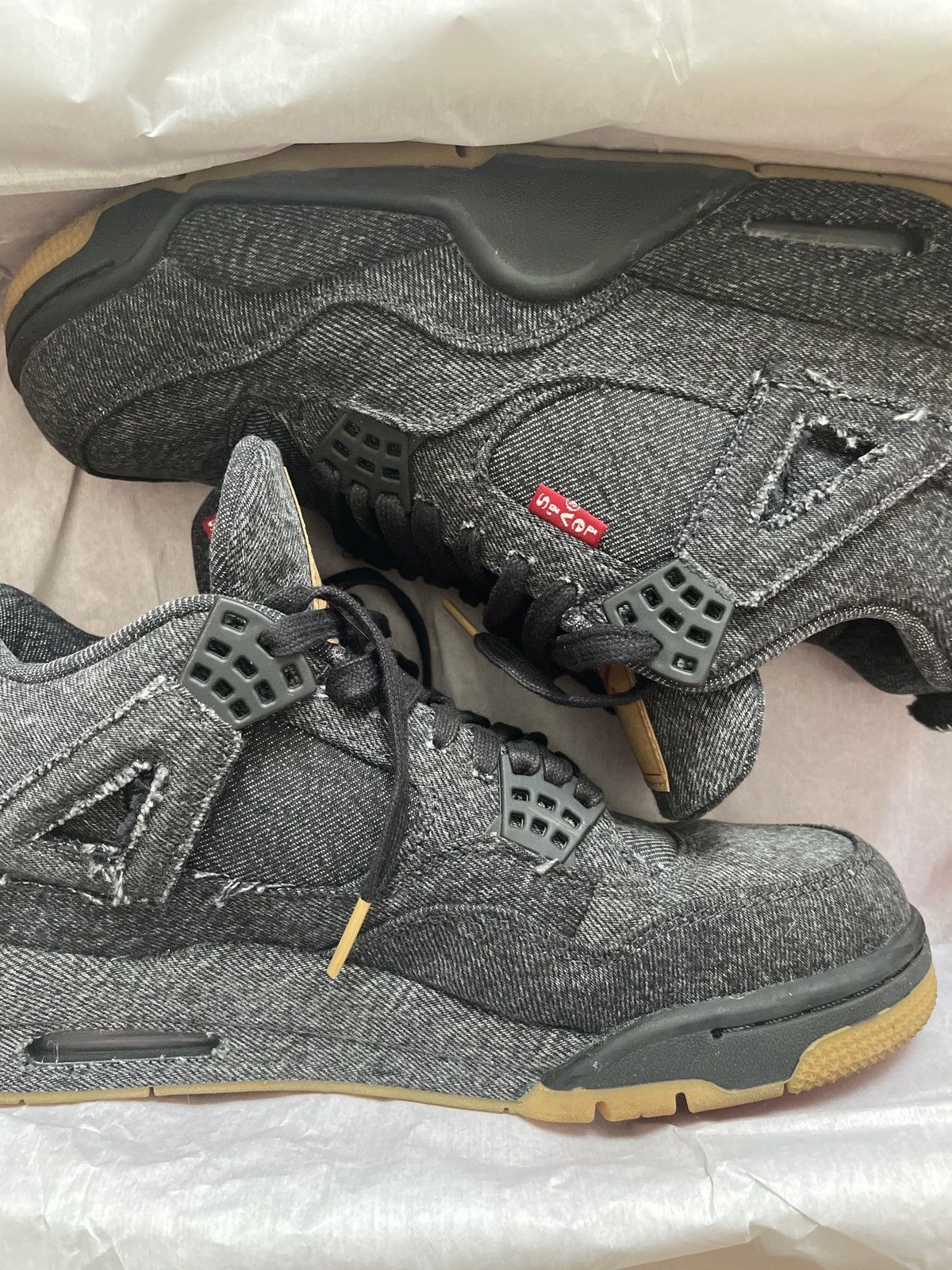 Levi's × Nike Levis x Nike Air Jordan 4 Retro Black Size US 8.5 / EU 41-42 - 2 Thumbnail