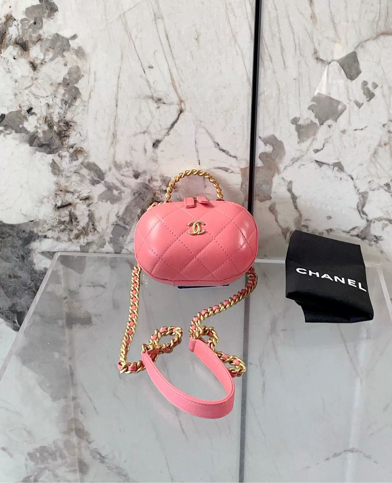 Chanel Pre-loved Bag Very good condition Size ONE SIZE - 1 Thumbnail
