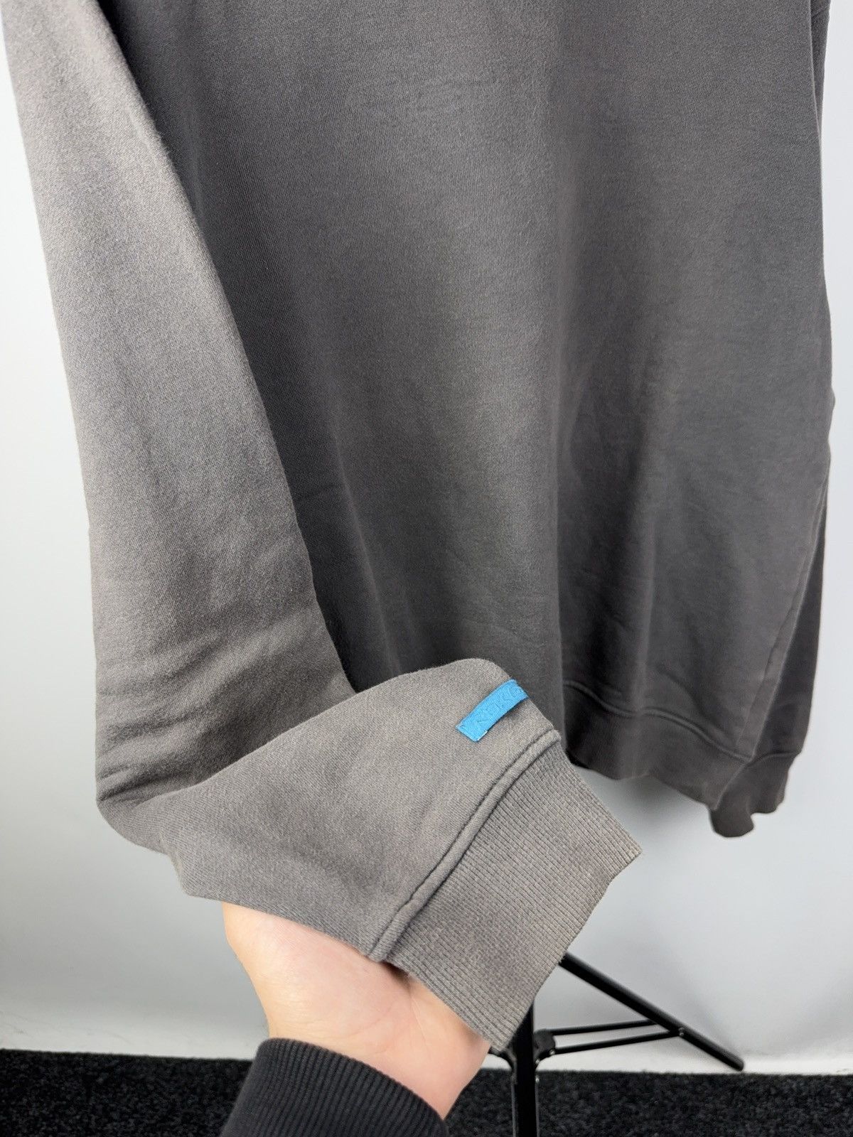 Reebok 90s Retro Reebok Vintage Faded Crewneck Sweatshirt Big Logo Size US L / EU 52-54 / 3 - 7 Thumbnail