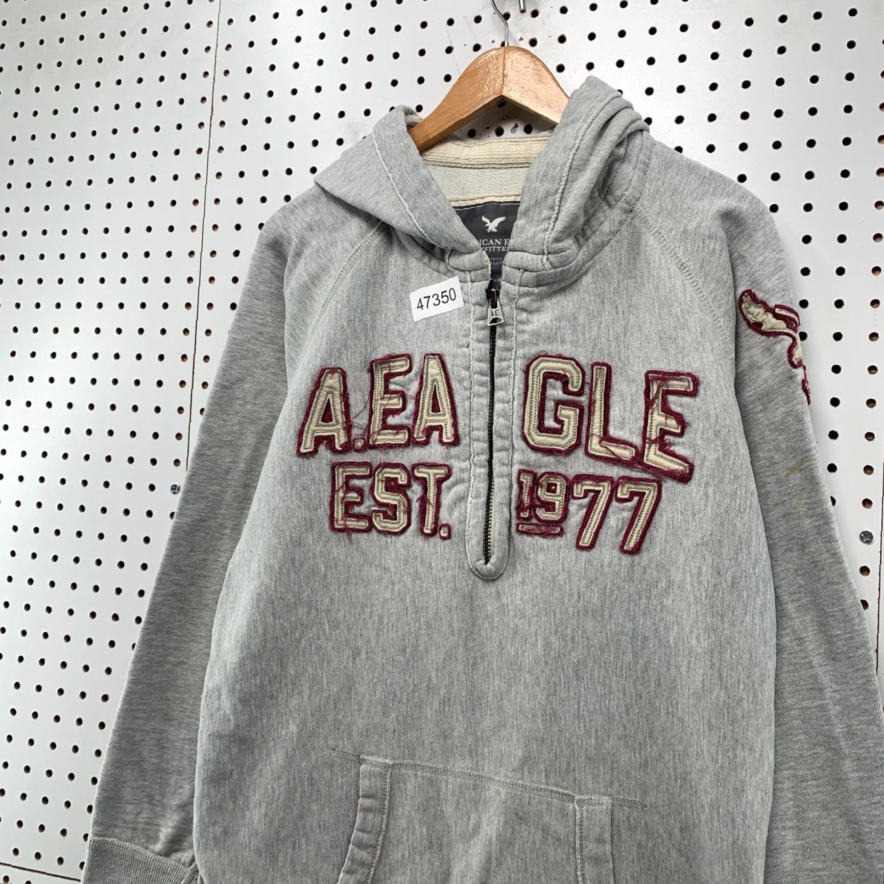 American Eagle Outfitters VINTAGE American Eagle Hoodie Sweatshirt Mens LT Gray Embroidered Heavyweight Size US L / EU 52-54 / 3 - 6 Thumbnail