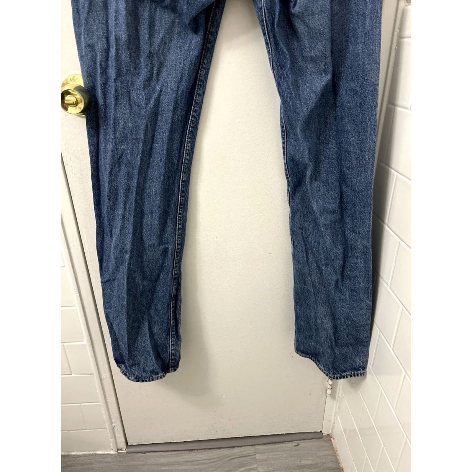 Levi's Levi's 501 Jeans Mens 34x35 Medium Wash Blue Original Button Fly Straight 5-Pocket Denim Vintage 90s Theme Regular Fit Big E Model Levi's 501 Size US 34 / EU 50 - 3 Thumbnail