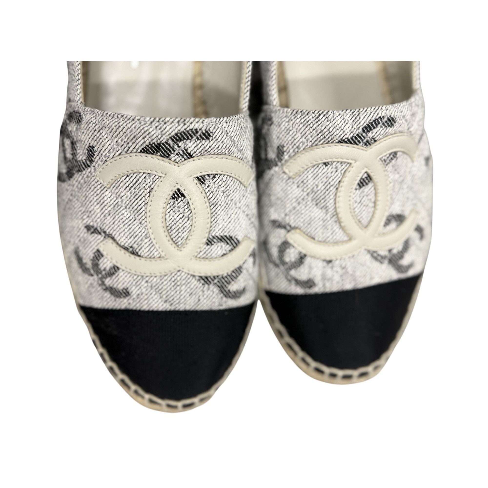Chanel Chanel Espadrille Flats Canvas & Leather CC Logo Design Blac Size US 9 / IT 39 - 10 Thumbnail