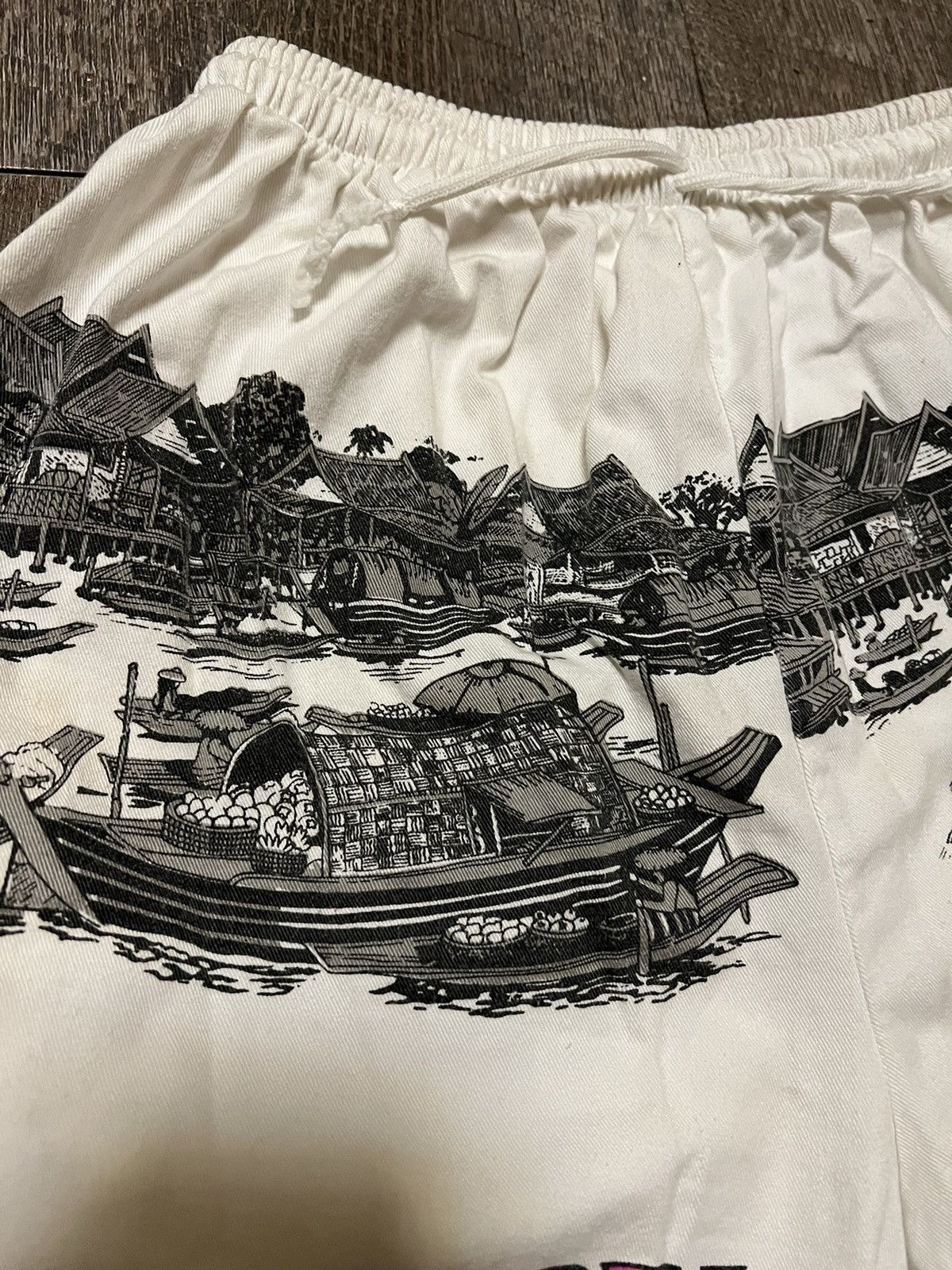 Vintage Vintage Bangkok AOP Shorts Size Medium - Large Size US 34 / EU 50 - 2 Thumbnail