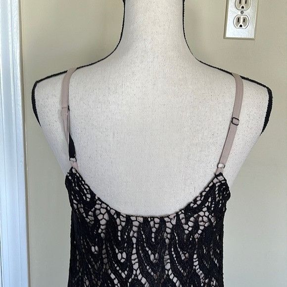 Alice + Olivia Alice + Olivia Emmie Lace Overlay Dress Size XS / US 0-2 / IT 36-38 - 6 Thumbnail