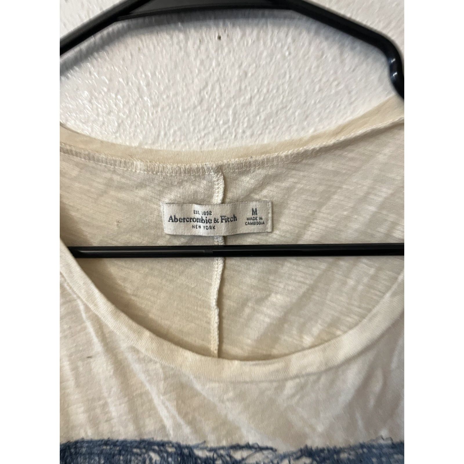 Abercrombie & Fitch VINTAGE Abercrombie & Fitch T-Shirt Womens M Cream Embroidered Logo Crew Neck Short Sleeve Adult Medium Cotton Graphic Size M / US 6-8 / IT 42-44 - 3 Thumbnail
