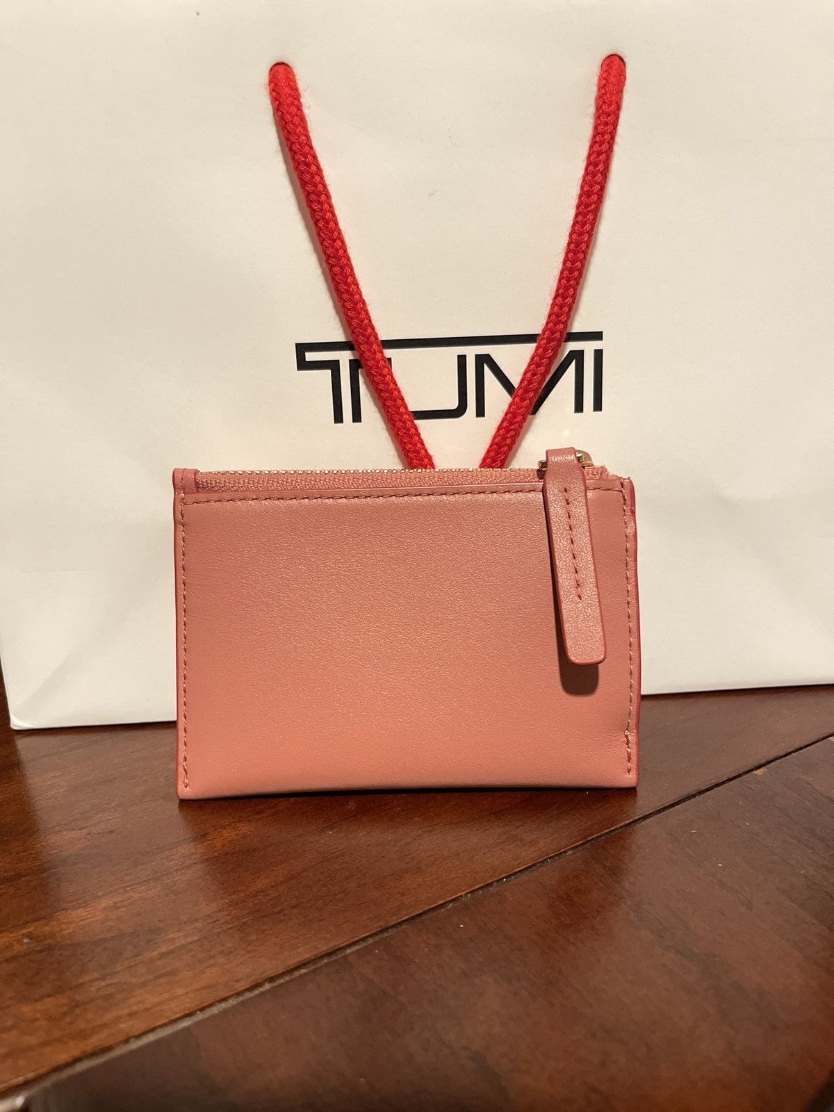 Tumi Tumi BELDEN Flap Card Case NWT in leather color in cameo Size ONE SIZE - 4 Thumbnail