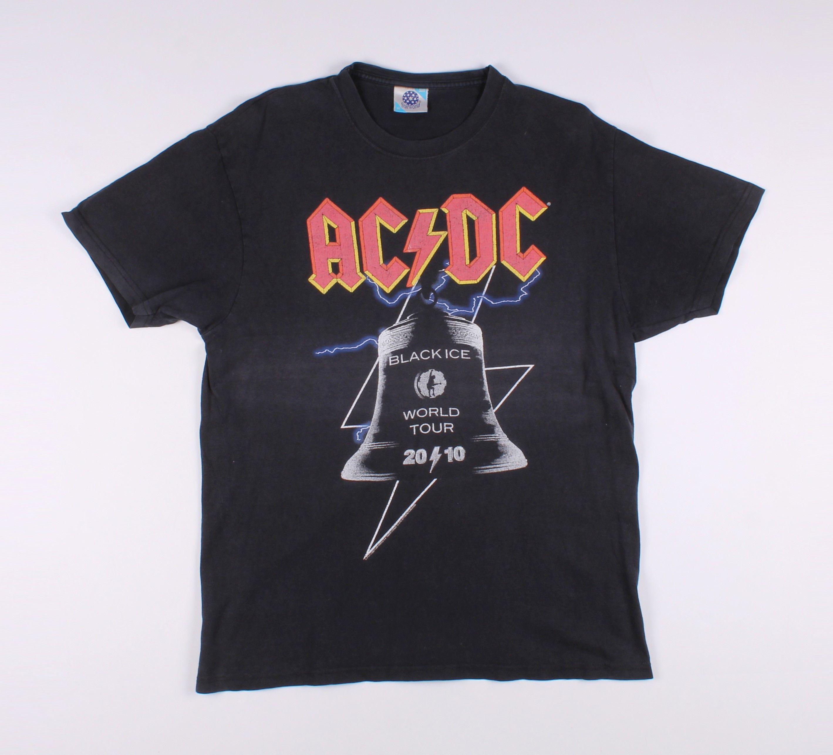 Band Tees Vintage 2010 ACDC Black Ice Tour T-shirt Size US M / EU 48-50 / 2 - 1 Thumbnail