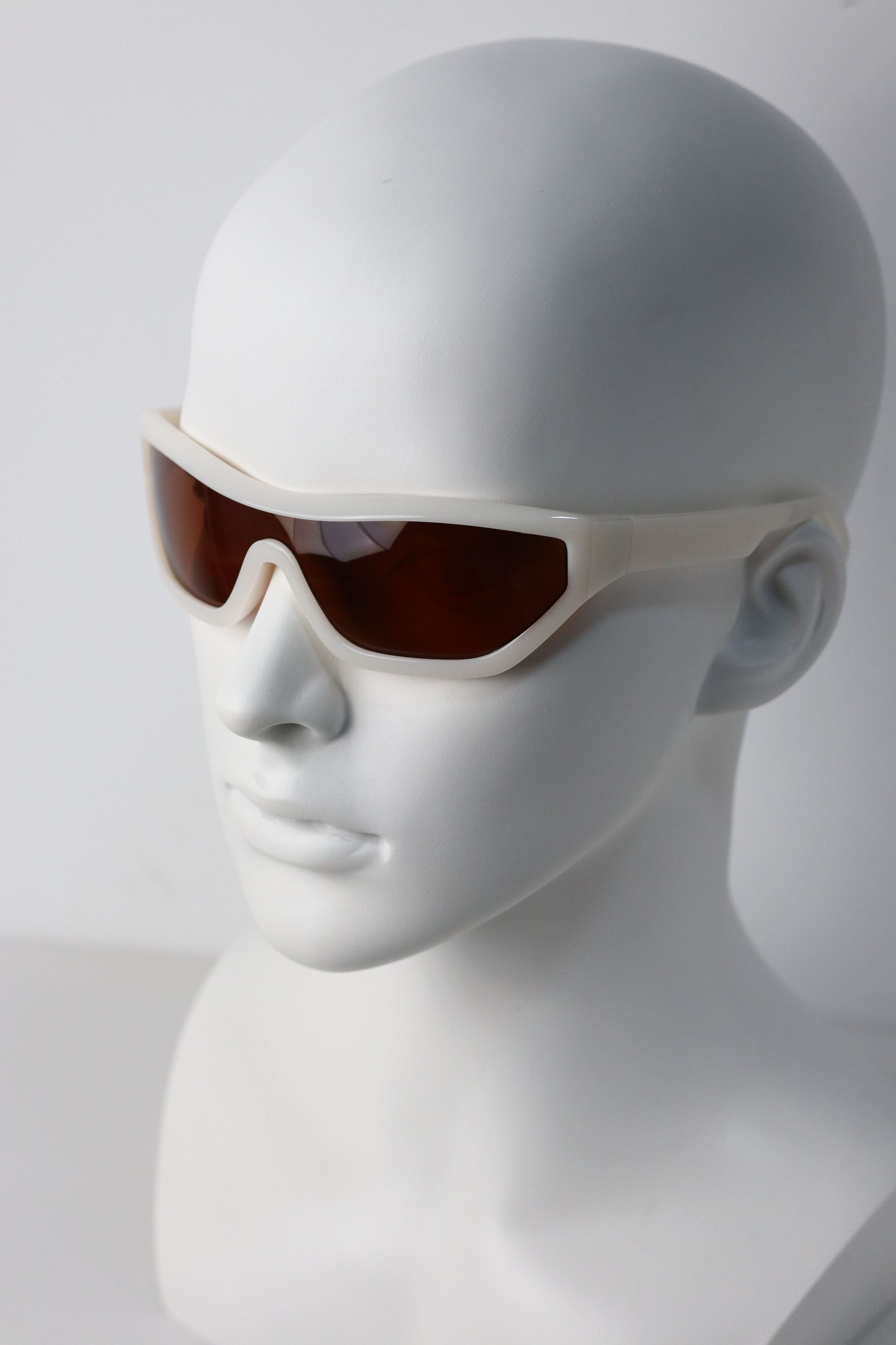 Japanese Brand Y2k Avant Garde Futuristic Rectangle White Sunglasses OS Size ONE SIZE - 3 Thumbnail