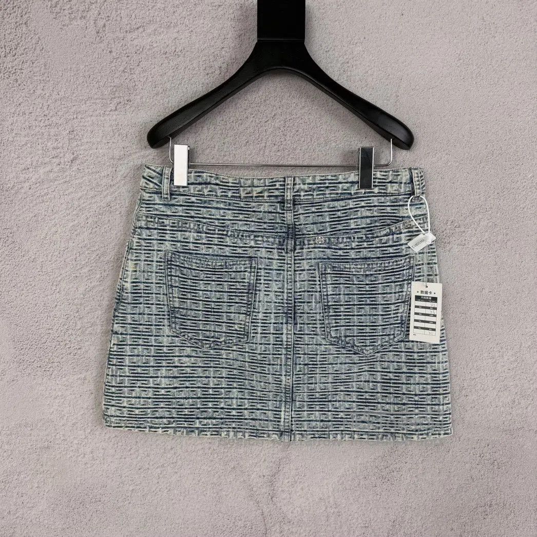 Givenchy Givenchy 4G vintage denim short skirt Size 41" - 2 Thumbnail