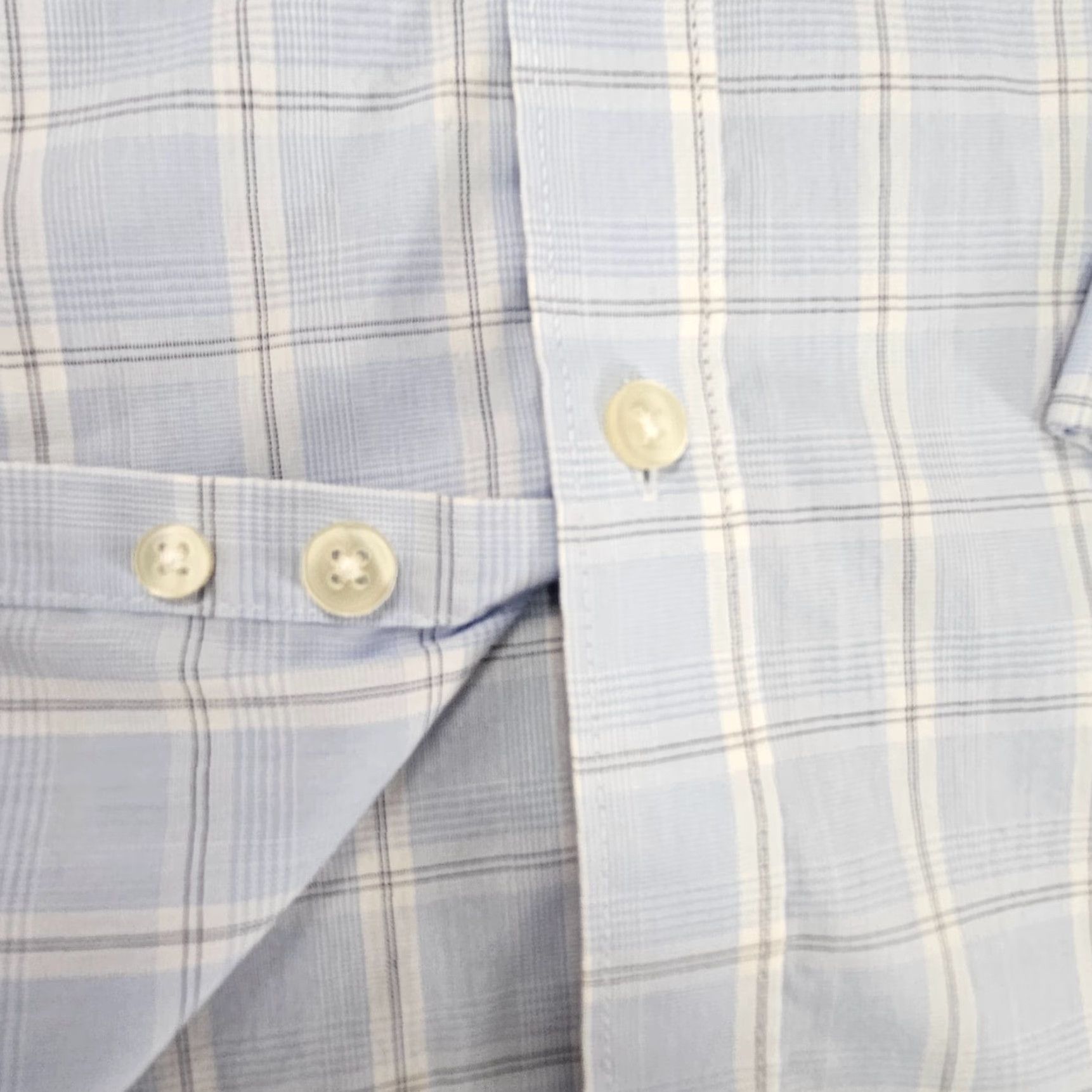 Van Heusen Van Heusen Shirt Mens Small Blue Check Classic Fit Travel Long Sleeve Button Up Size US S / EU 44-46 / 1 - 6 Thumbnail