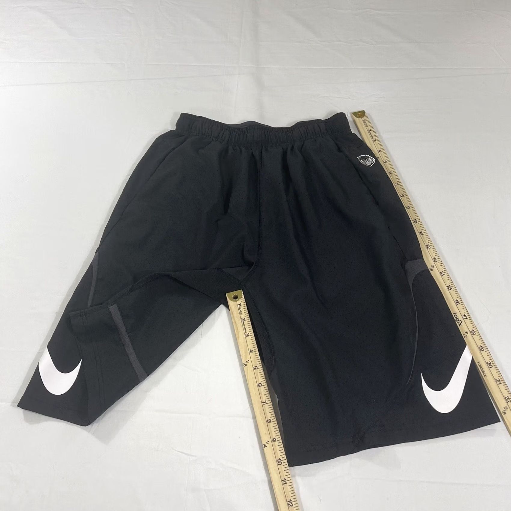 Nike Nike Men's S Untouchable Black White Woven Dri Fit Football Shorts 804339-011 Size US 29 - 2 Thumbnail