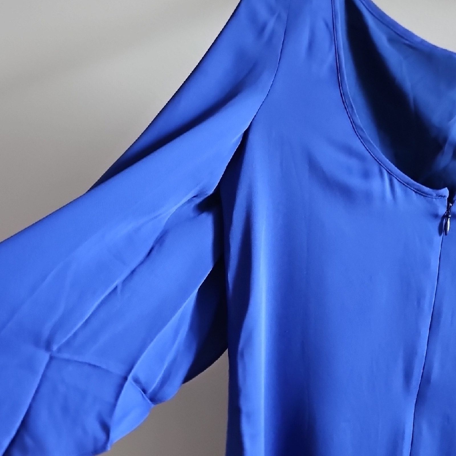 MILLY Elegant Blue Milly Size 4 Silk Dress with Flowy Sleeves Size S / US 4 / IT 40 - 5 Thumbnail