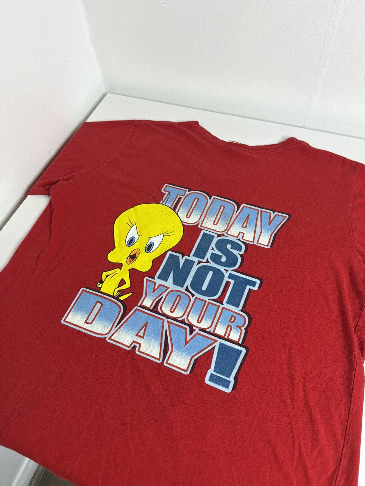 Vintage VINTAGE Women’s Looney Tunes Tweety Tee "Red" (XL) PREOWNED Size US XL / EU 56 / 4 - 2 Thumbnail