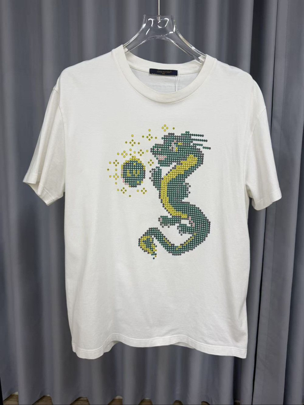 Louis Vuitton Louis Vuitton Dragon Pixel T-Shirt Size L Size US L / EU 52-54 / 3 - 1 Thumbnail