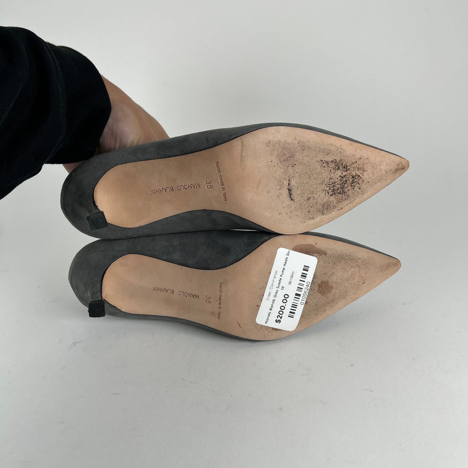 Manolo Blahnik Manolo Blahnik Grey Suede Pump Heels Size 38 Size US 8 / IT 38 - 7 Thumbnail