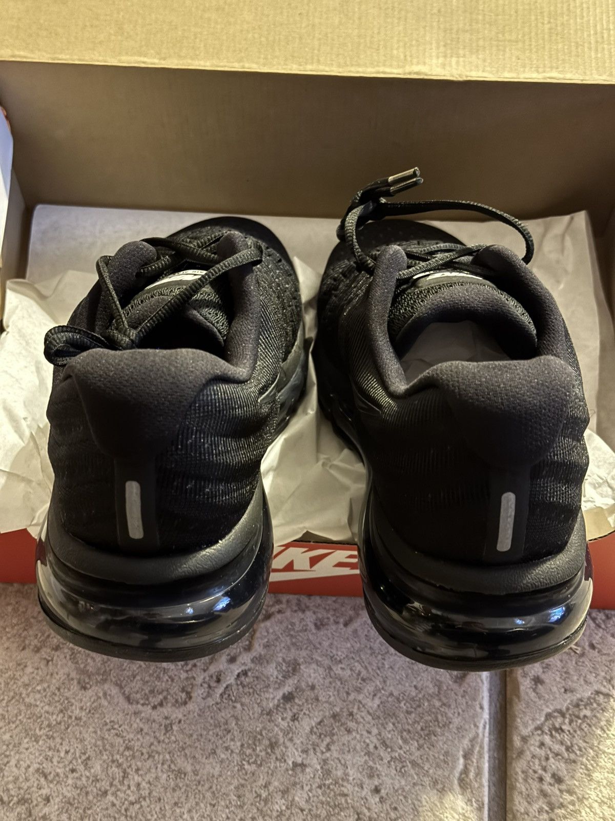 Nike Air Max 2017 Triple Black Size US 9.5 / EU 42-43 - 4 Thumbnail