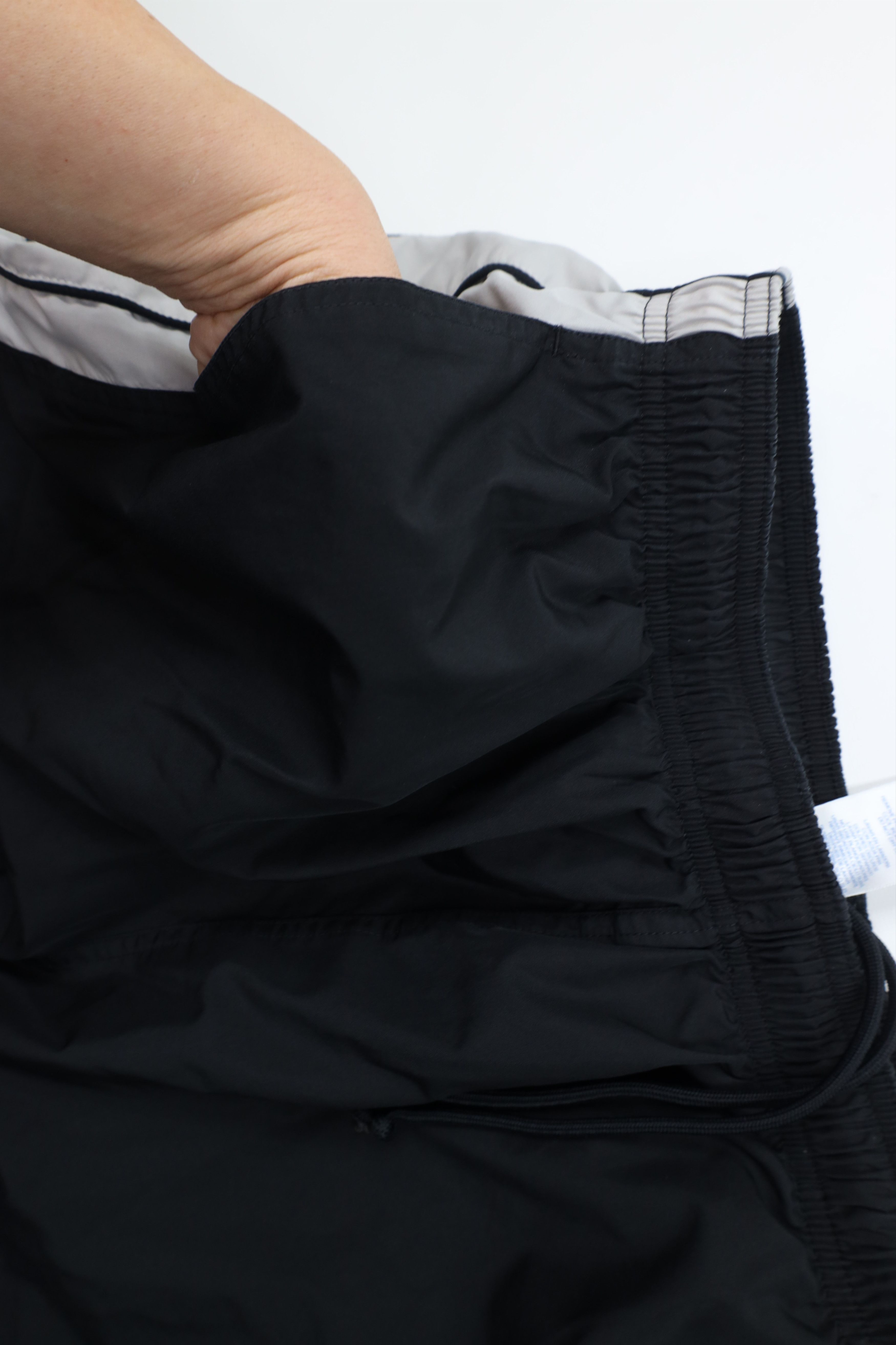 Reebok Vintage Reebok Block Lined Wide Leg Windbreaker Pants Black Size US 38 / EU 54 - 9 Thumbnail