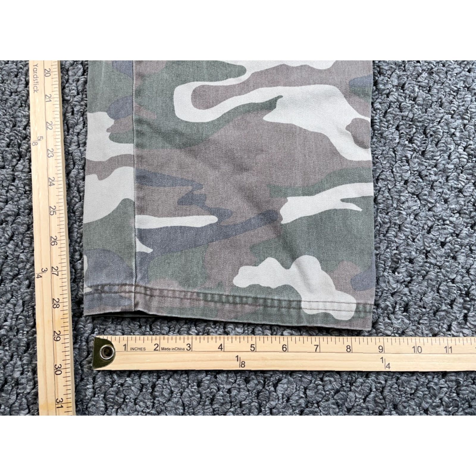 Vintage VINTAGE Nevada Camouflage Cargo Pants Men 35 x 28 Green Camo Straight Leg 90s Army Nature Outdoors Mens Size US 35 - 5 Thumbnail