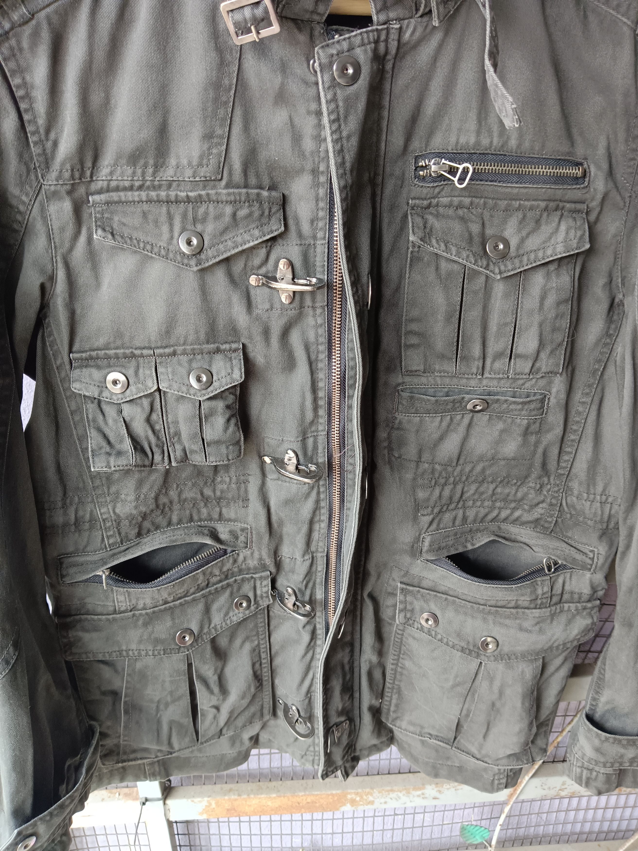 Japanese Brand 🔥 MULTIPOKET SEMANTIC DESINGN 🔥sun feded 🔥 Size US M / EU 48-50 / 2 - 9 Thumbnail