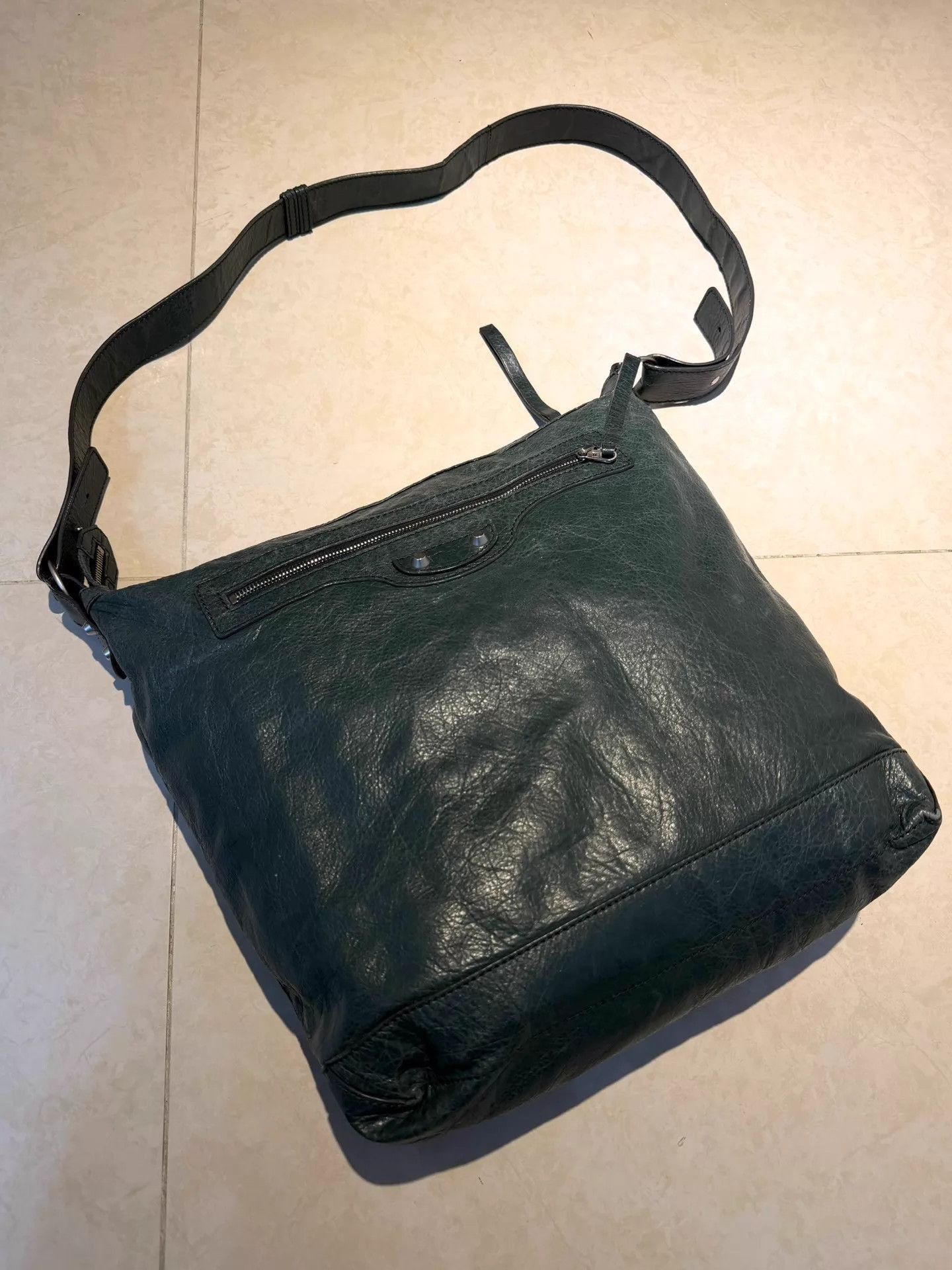 Balenciaga Green Leather Crossbody Shoulder Bag Size ONE SIZE - 1 Thumbnail