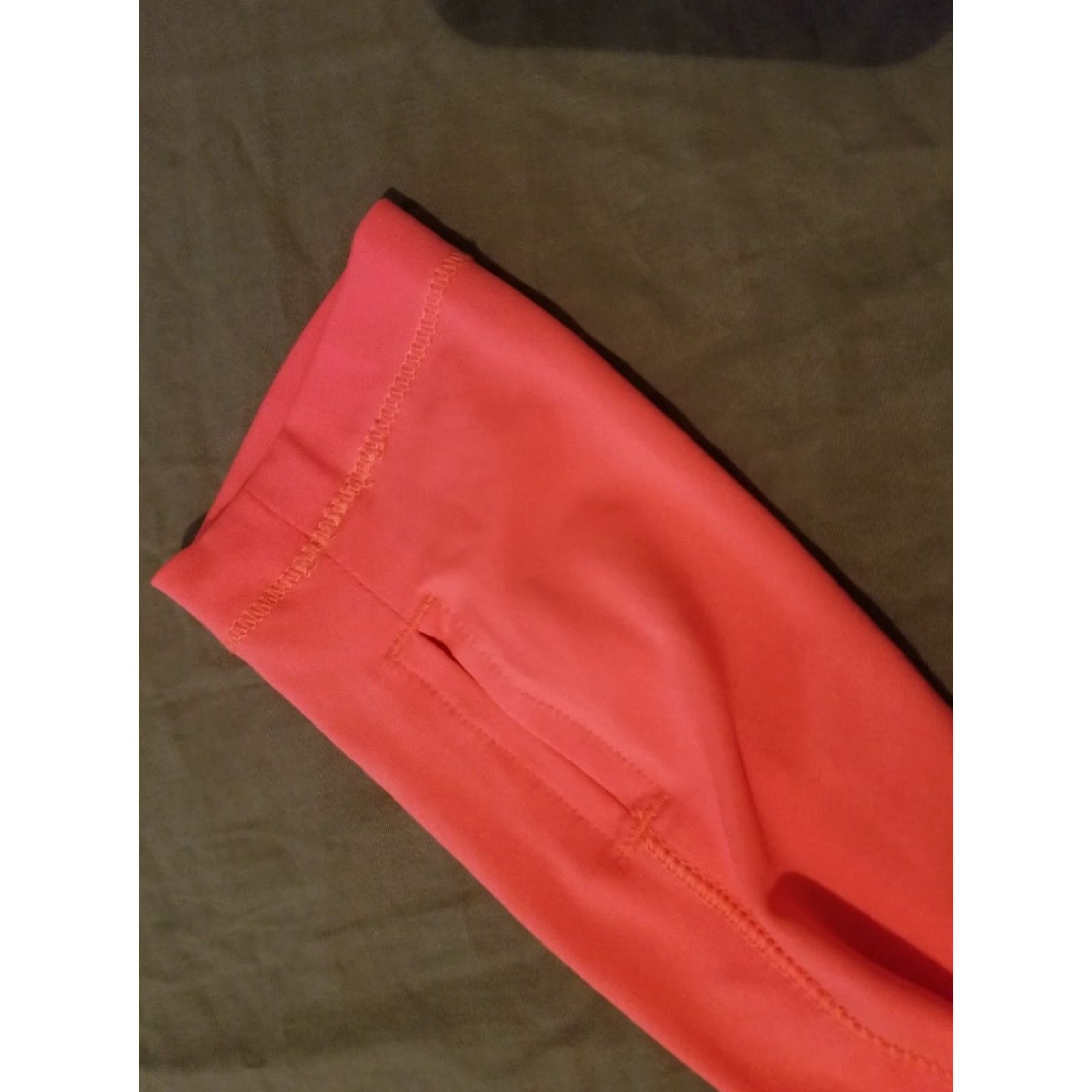 Under Armour Womens Under Armour Shirt S Small Orange Athletic Gym Workout Long Sleeve Size S / US 4 / IT 40 - 8 Thumbnail