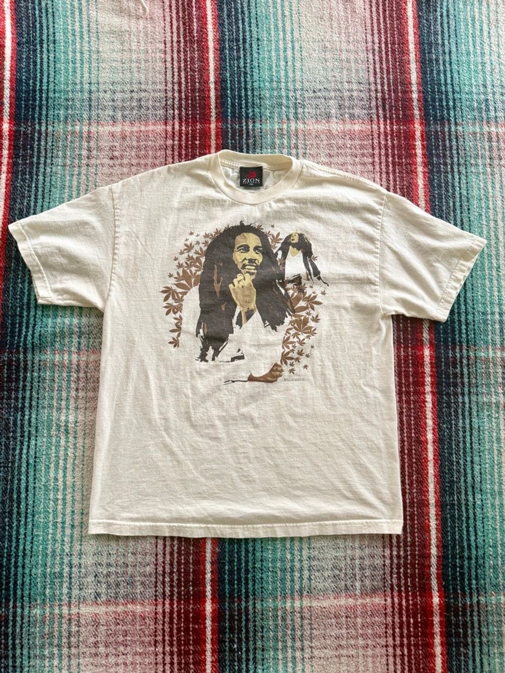 Zion Rootswear Zion Rootswear Bob Marley Graphic Tee XL Off-White Brown Size US XL / EU 56 / 4 - 1 Thumbnail