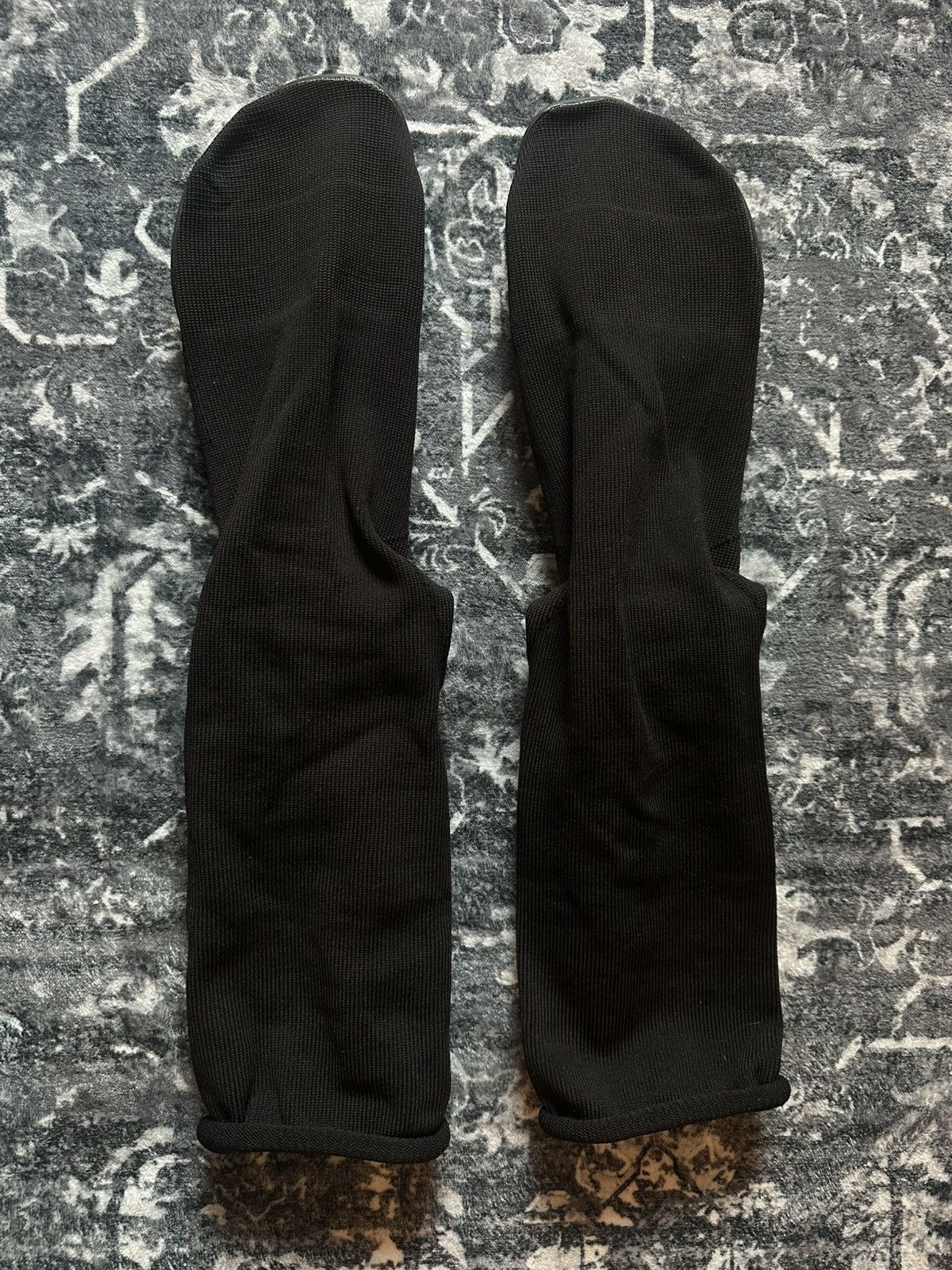 Yeezy YEEZY PODS SIZE 2 | Grailed