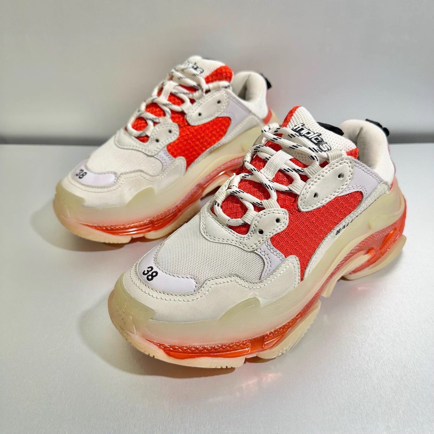Balenciaga Balenciaga Triple White Red Colorblock Low-Top 38 Size US 7 / IT 37 - 1 Thumbnail