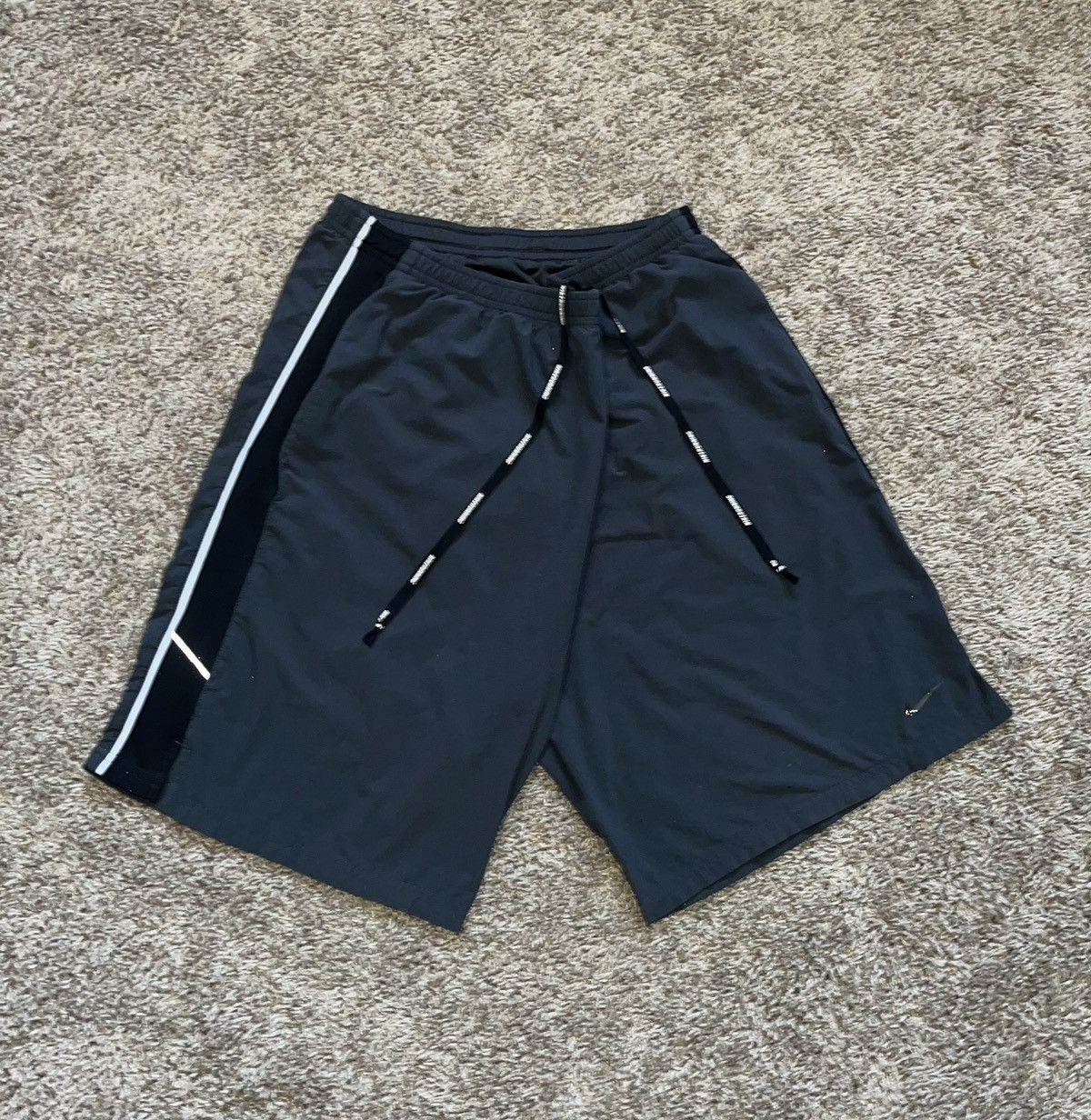 Nike Nike Running Shorts Size US 32 / EU 48 - 2 Thumbnail